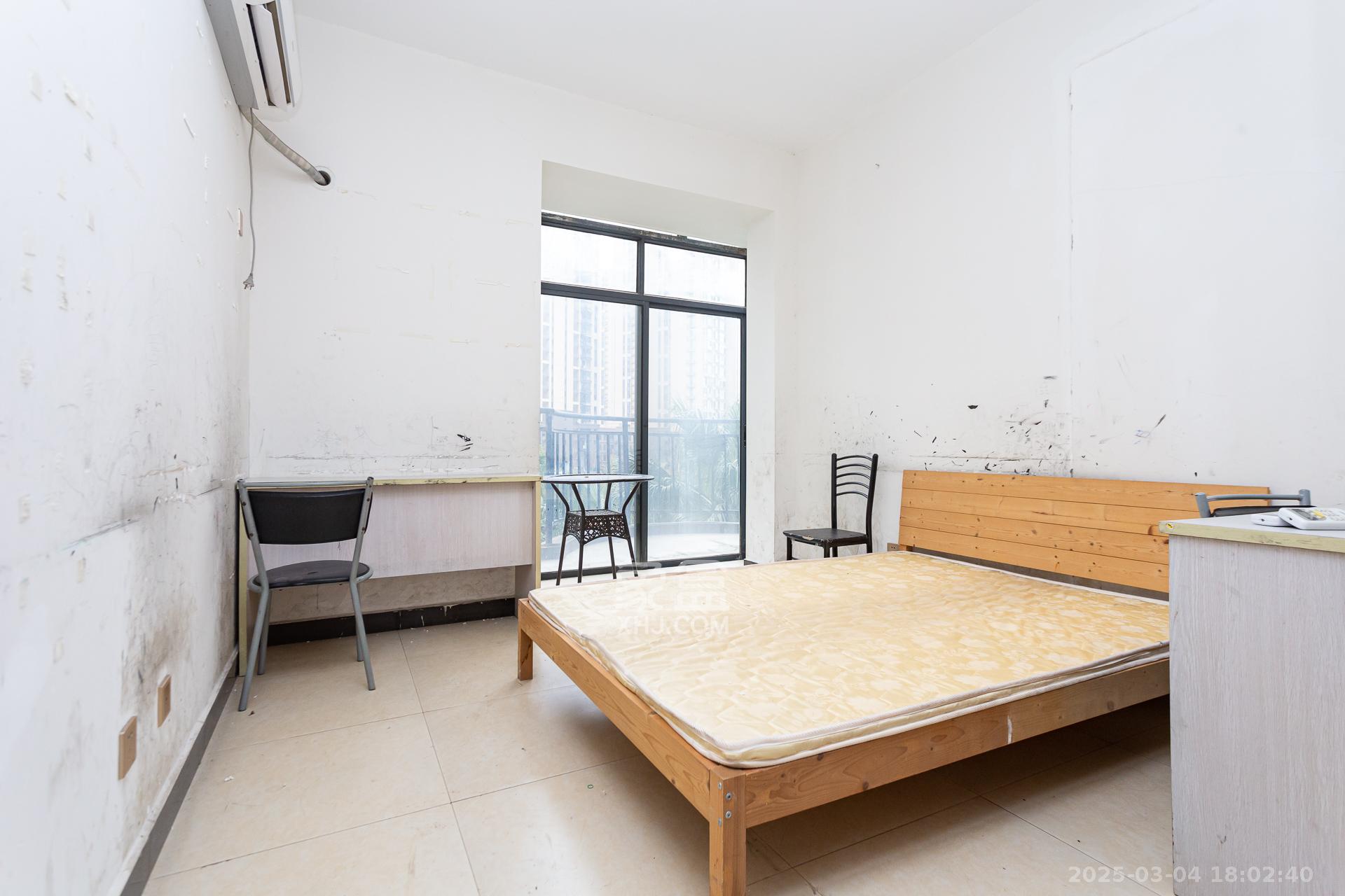 浩龙音乐界 3室2厅1卫 1800.0元/月 浩龙音乐界 3室2厅1卫 1800.0元/月室内图