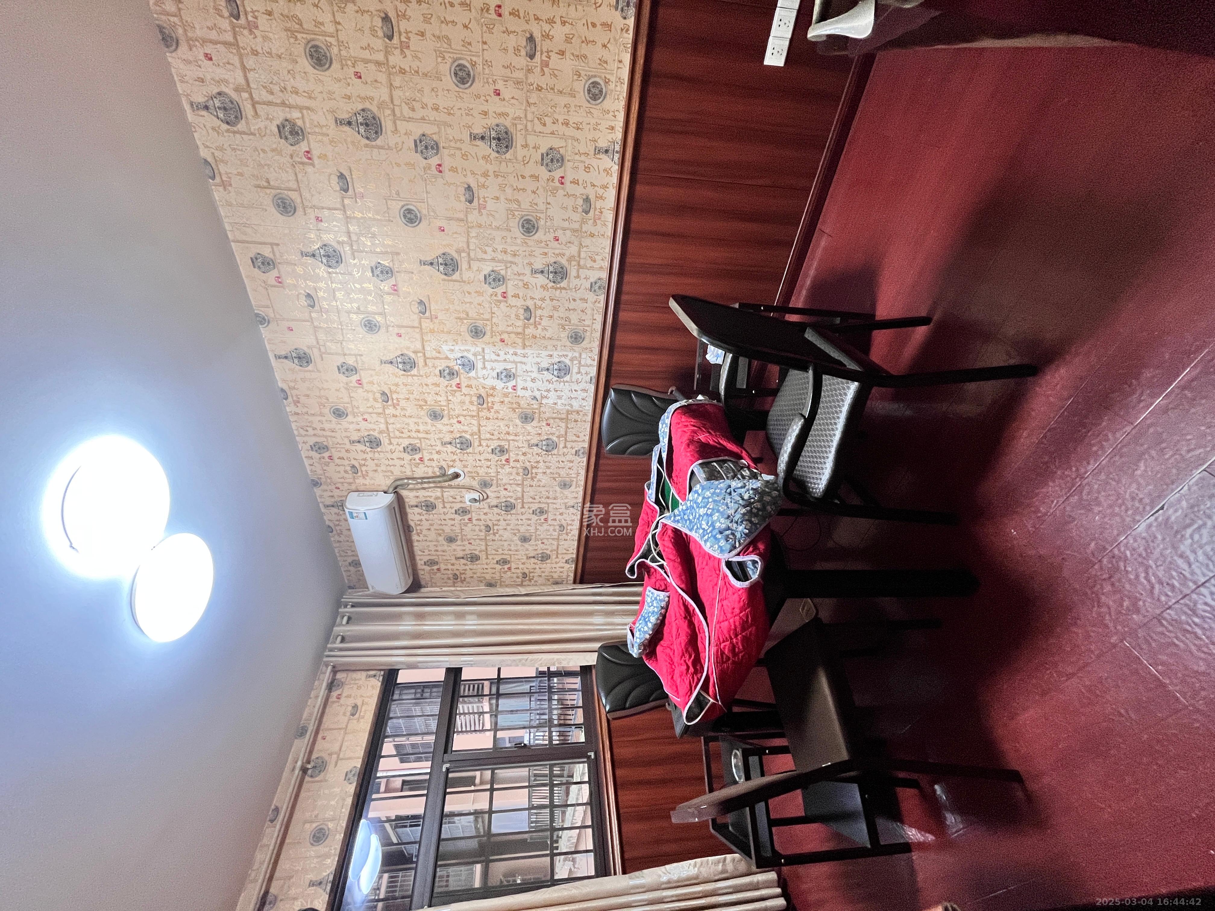 三景华御  3室2厅1卫   2000.00元/月室内图