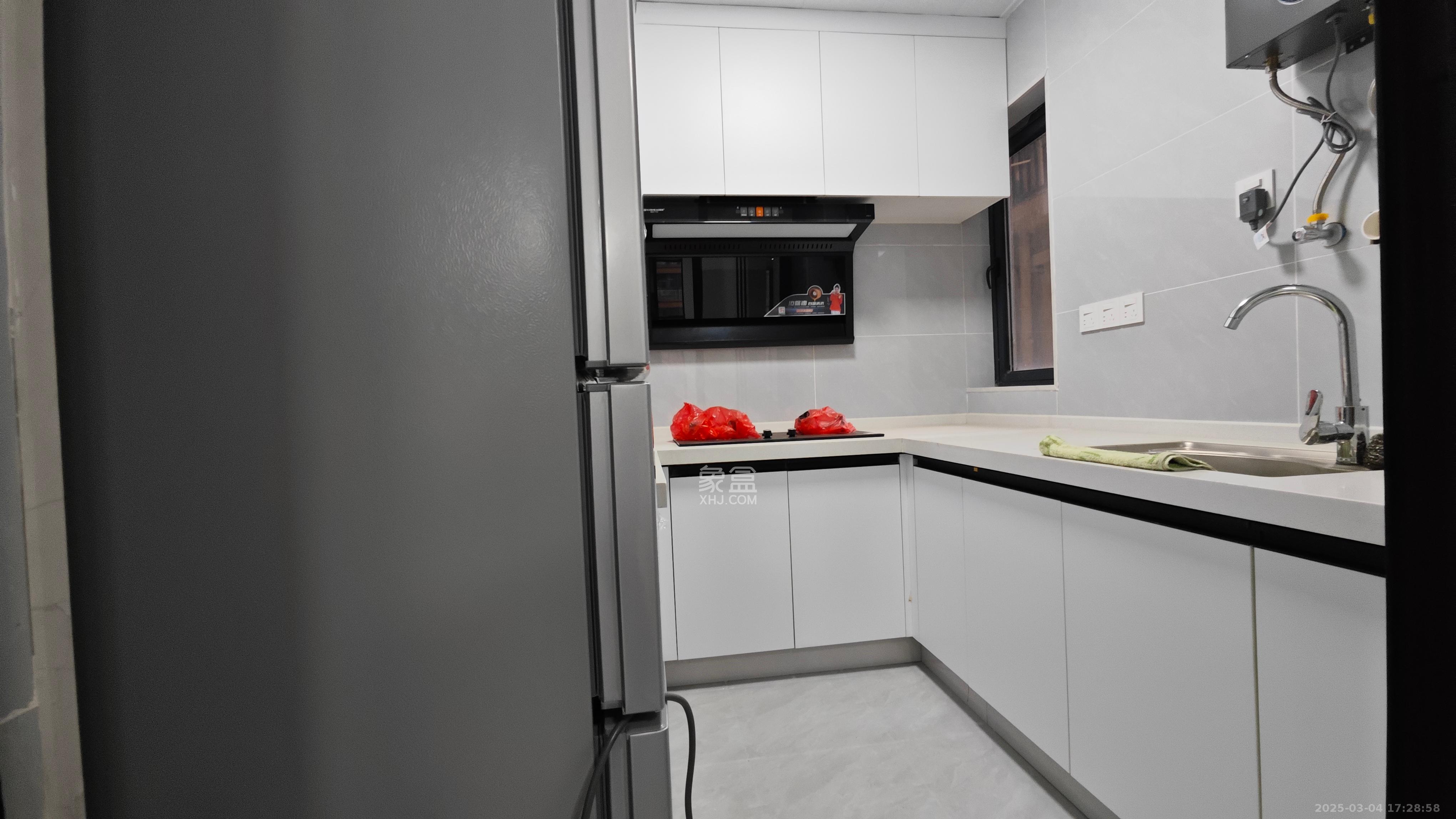 中建嘉和城  3室2厅1卫    2200.0元/月室内图