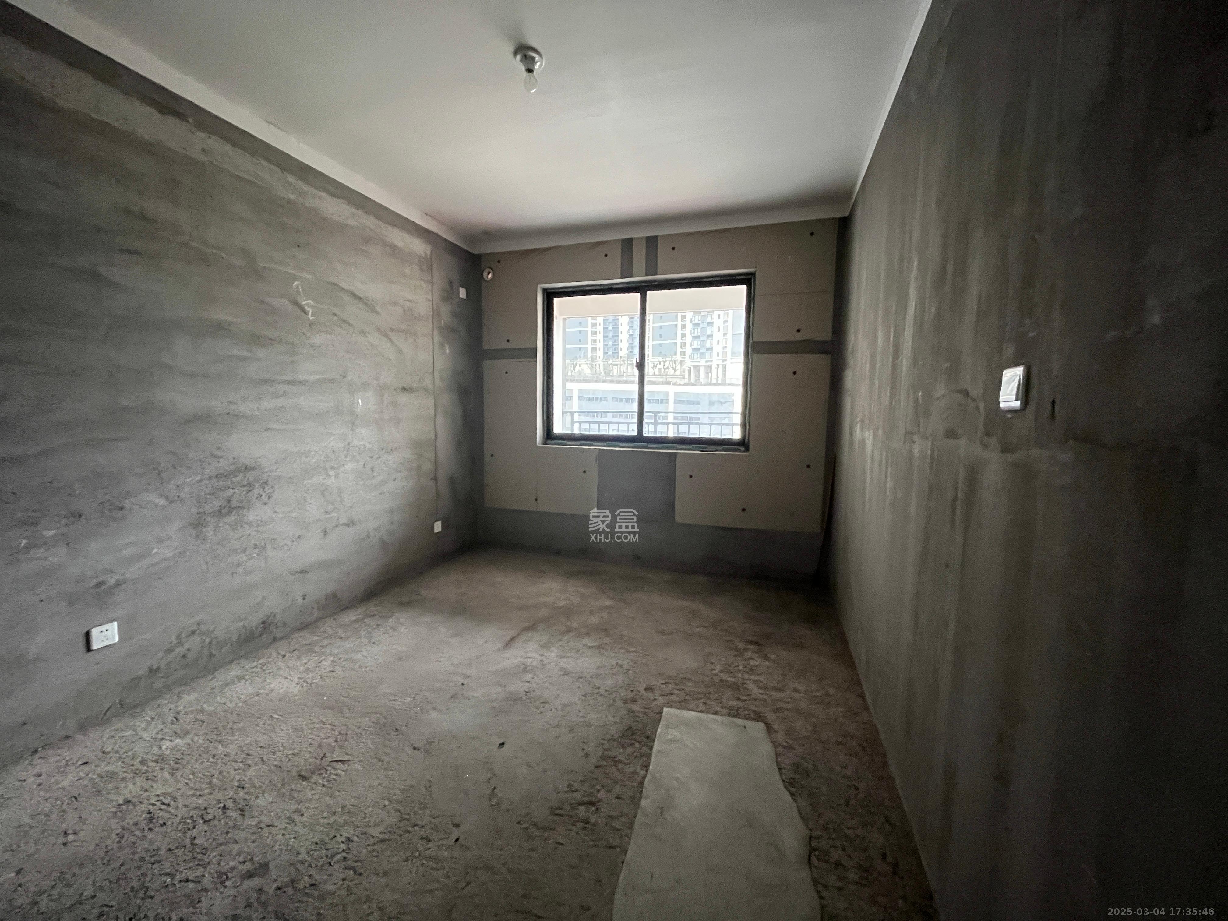 长房岭秀时代 4室2厅2卫 2200.0元/月 长房岭秀时代 4室2厅2卫 2200.0元/月室内图