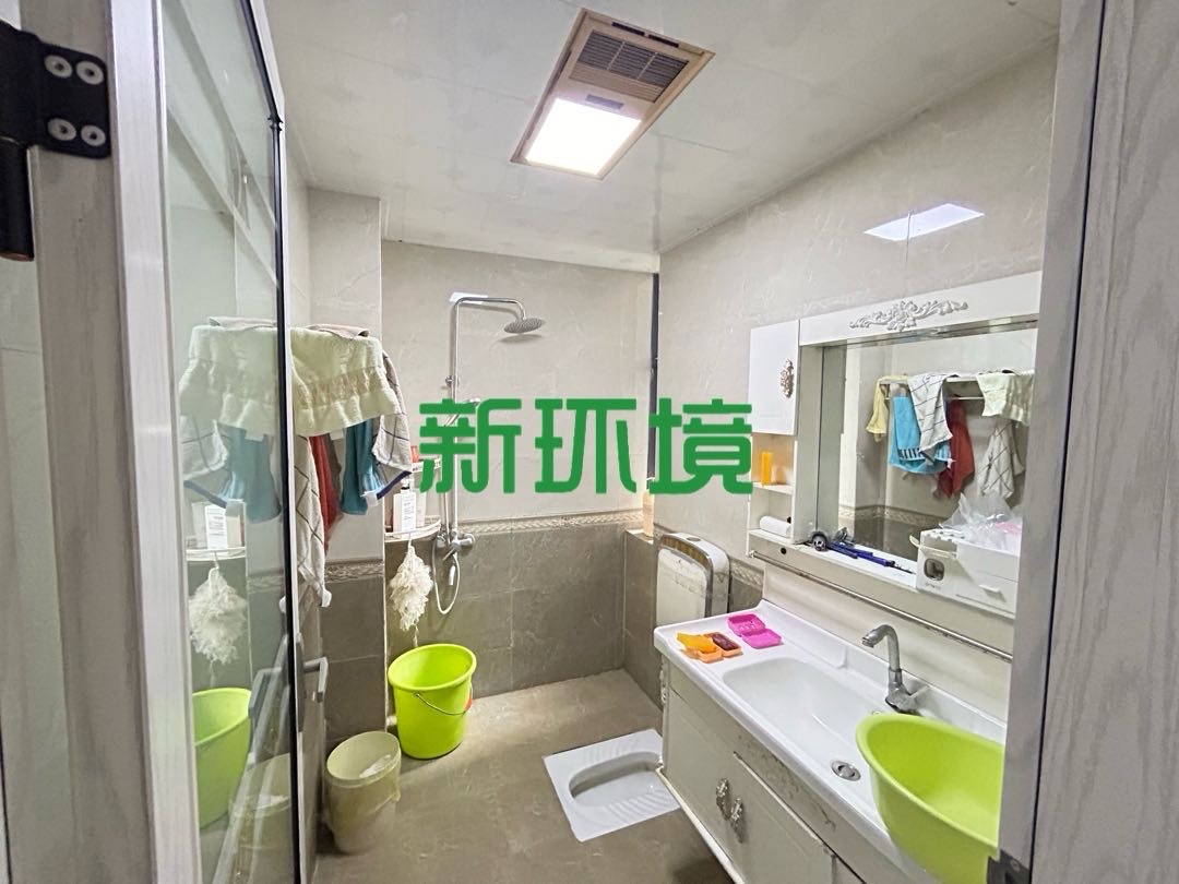 御花园 4室2厅2卫 62.8万 御花园 4室2厅2卫 62.8万客厅