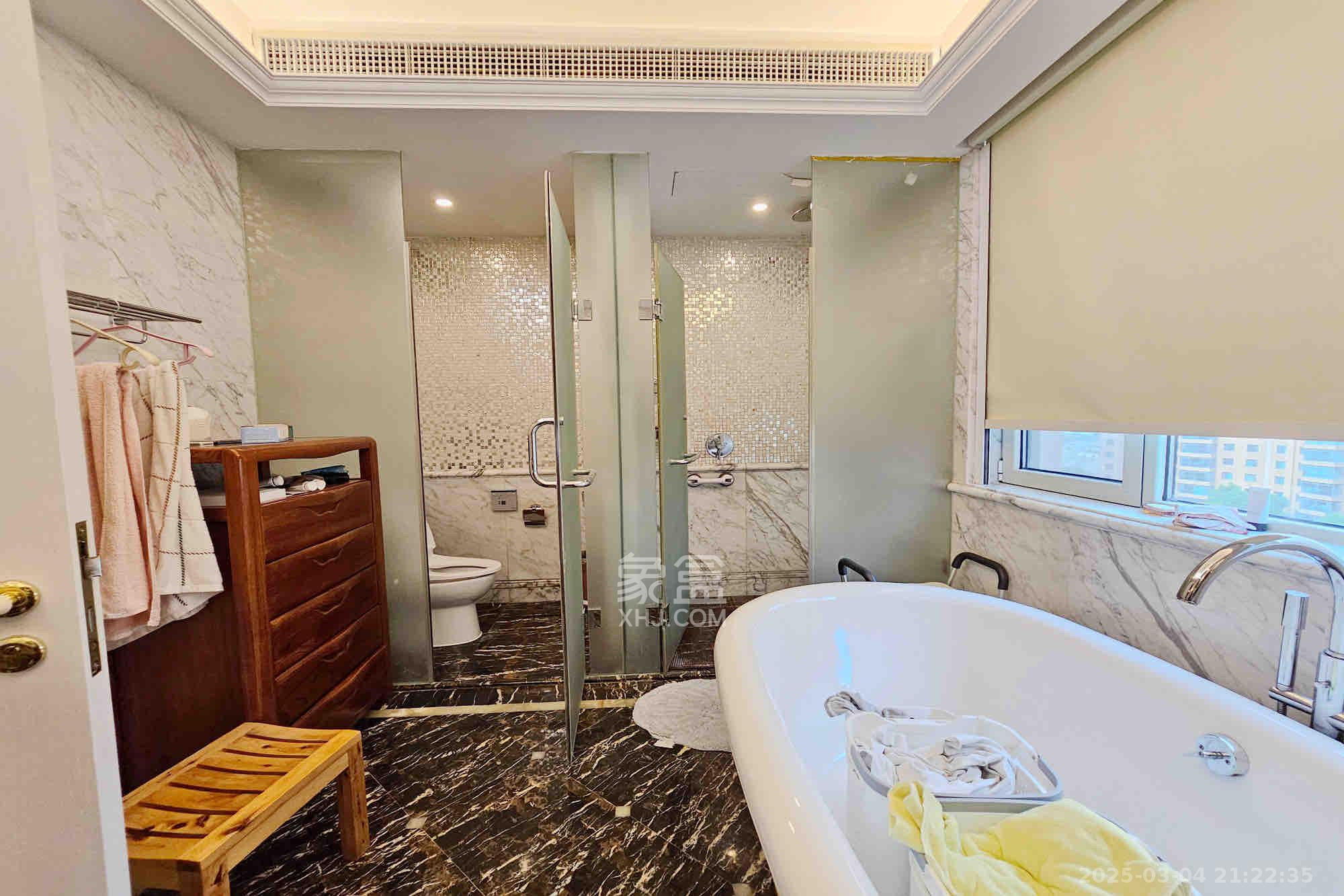 运达中央广场一、二期 7室3厅6卫 38000.0元/月 运达中央广场一、二期 7室3厅6卫 38000.0元/月室内图