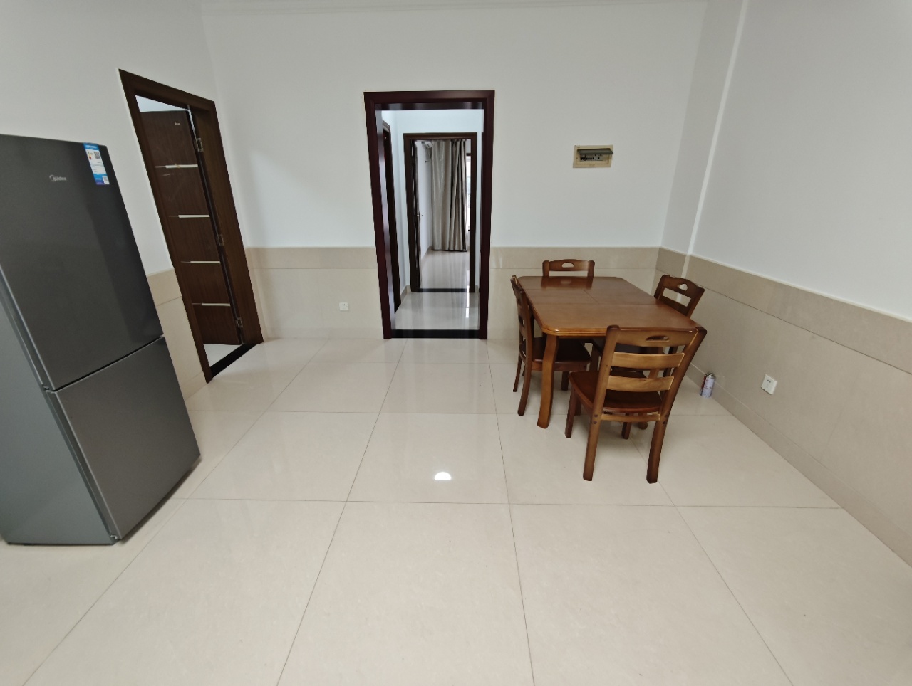 海市盛楼 3室2厅1卫 2600.0元/月 海市盛楼 3室2厅1卫 2600.0元/月室内图