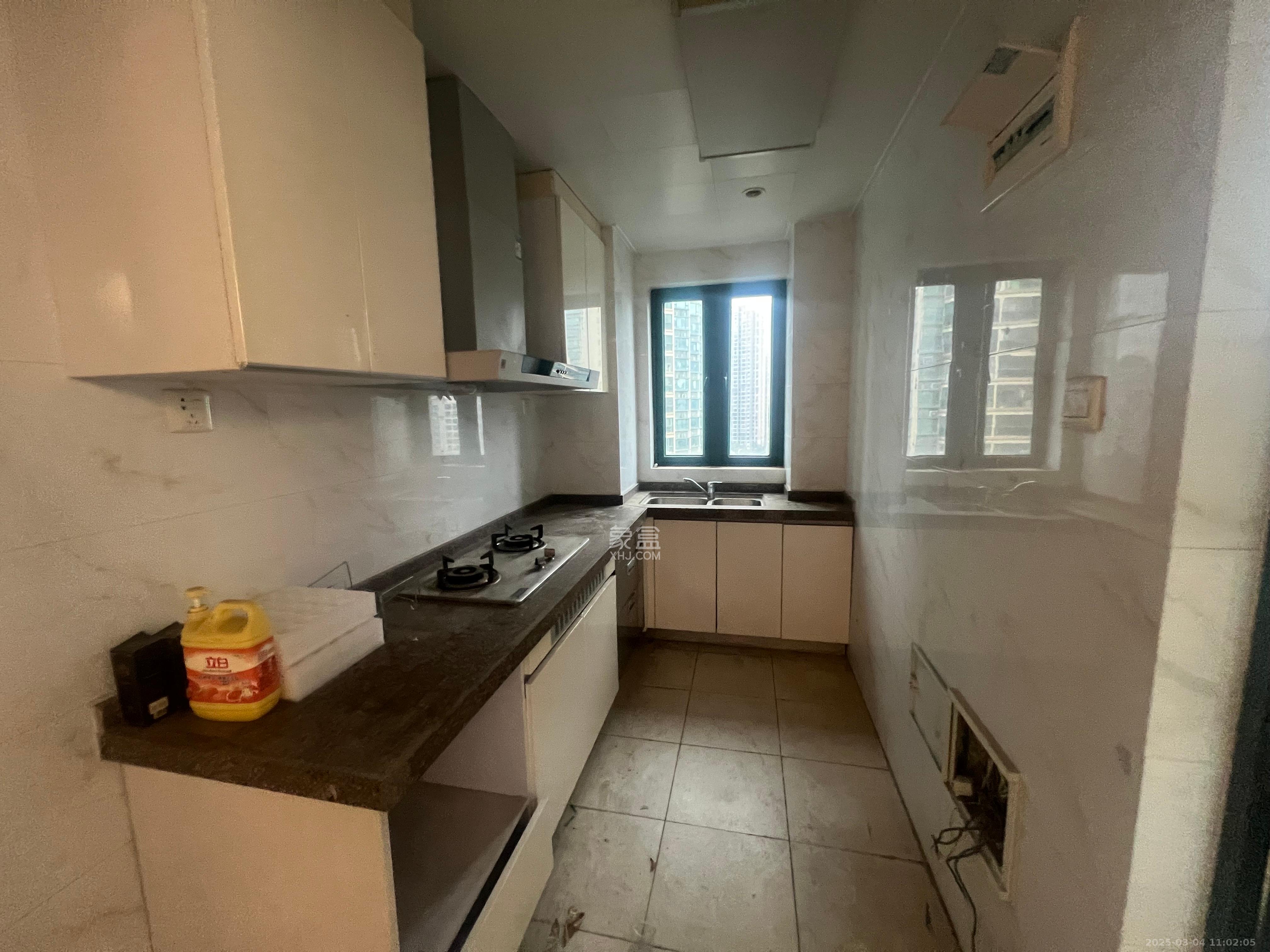 恒大雅苑 3室2厅2卫 2800.0元/月 恒大雅苑 3室2厅2卫 2800.0元/月室内图