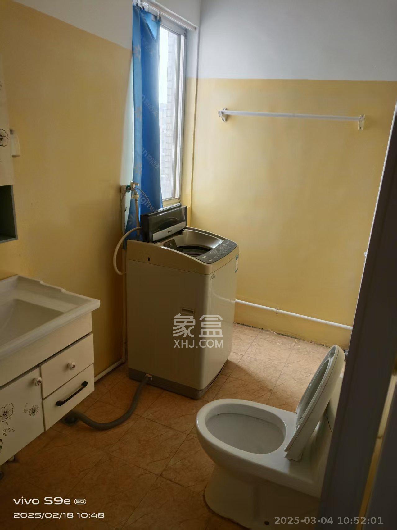 德泽苑  4室2厅2卫   2000.00元/月室内图