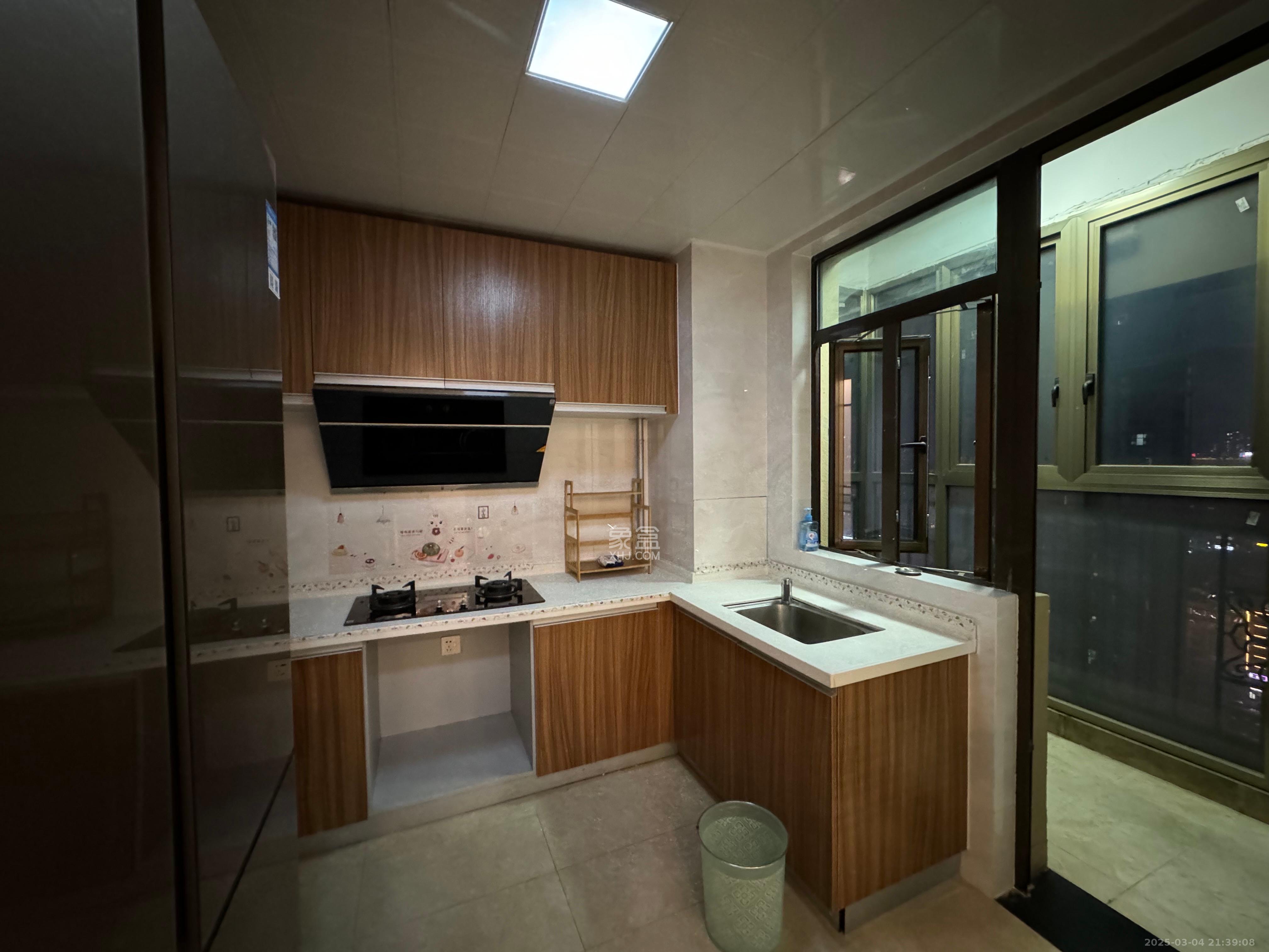 江山帝景哈佛  3室2厅2卫    2499.0元/月 江山帝景哈佛  3室2厅2卫    2499.0元/月室内图