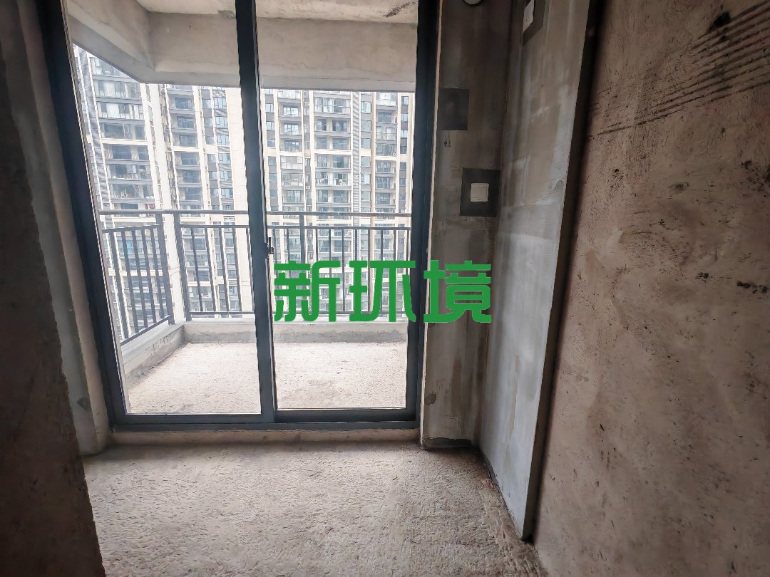 中建凤栖台  4室2厅2卫   59.50万客厅