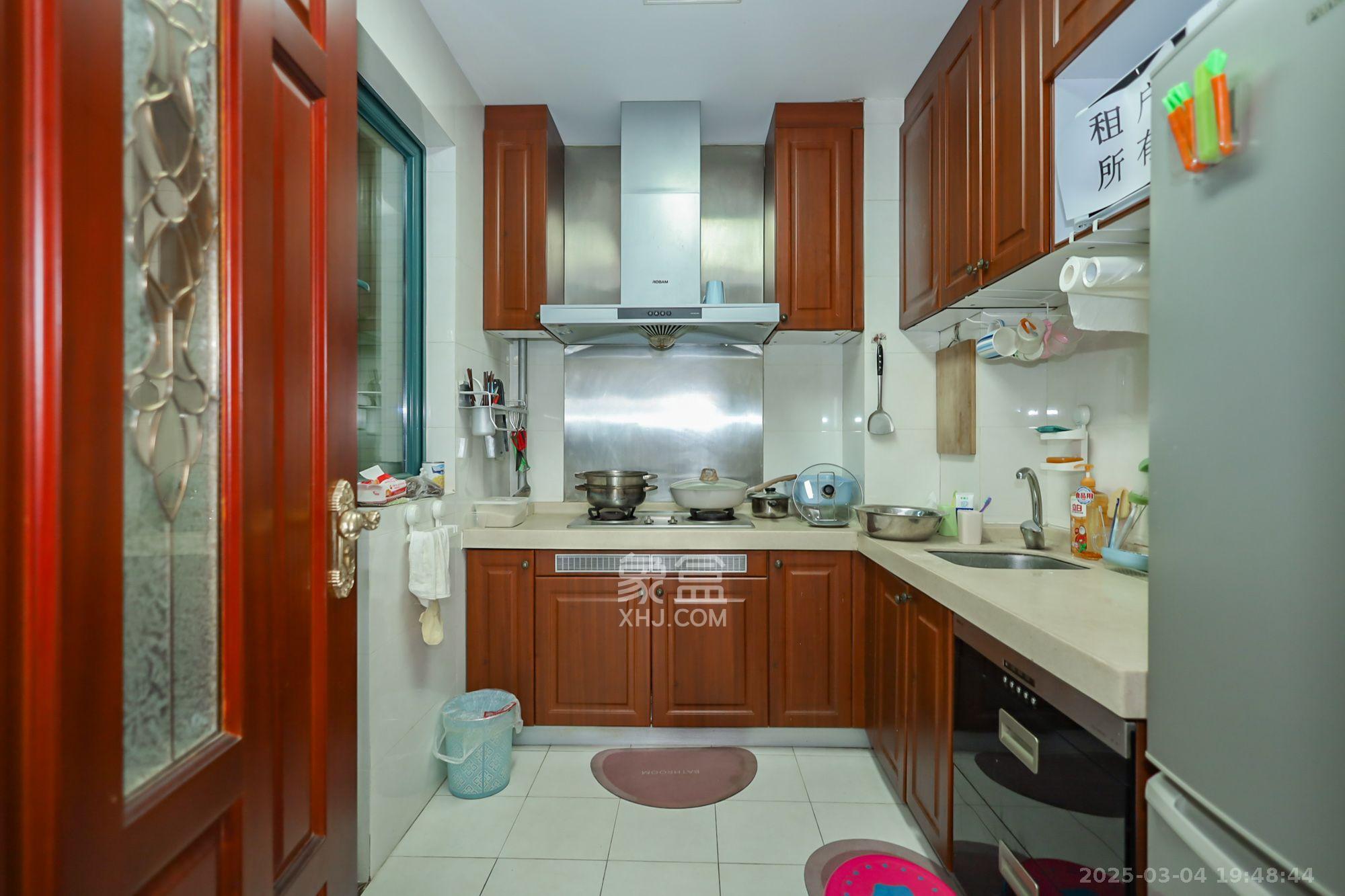 恒大华府  2室2厅1卫    2200.0元/月 恒大华府  2室2厅1卫    2200.0元/月室内图