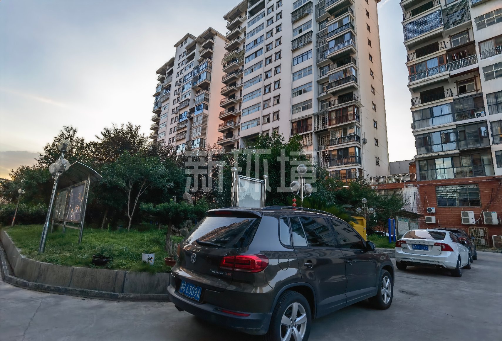 德皇新城  4室2厅2卫    73.2万 德皇新城  4室2厅2卫    73.2万室内图1