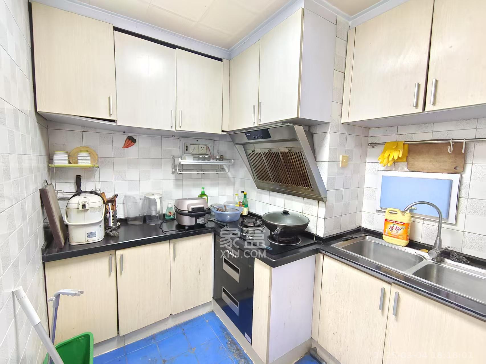 银洲公寓 2室2厅1卫 2300.0元/月 银洲公寓 2室2厅1卫 2300.0元/月室内图