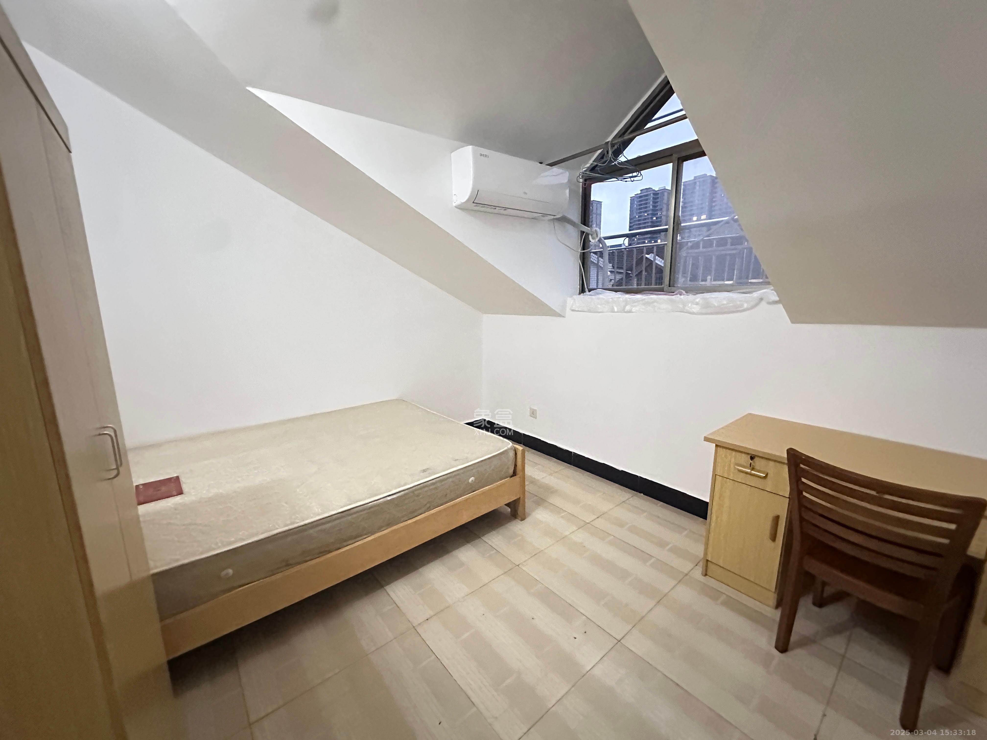 金石蓉园  3室1厅1卫   1200.00元/月室内图