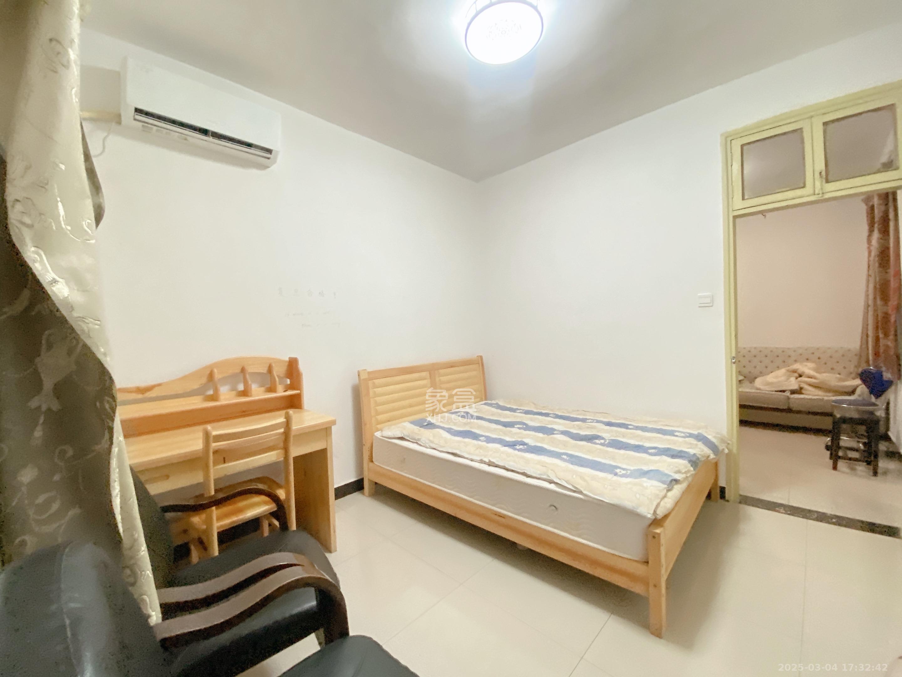 芙蓉路社区中山宿舍  2室1厅1卫    2100.0元/月 芙蓉路社区中山宿舍  2室1厅1卫    2100.0元/月室内图