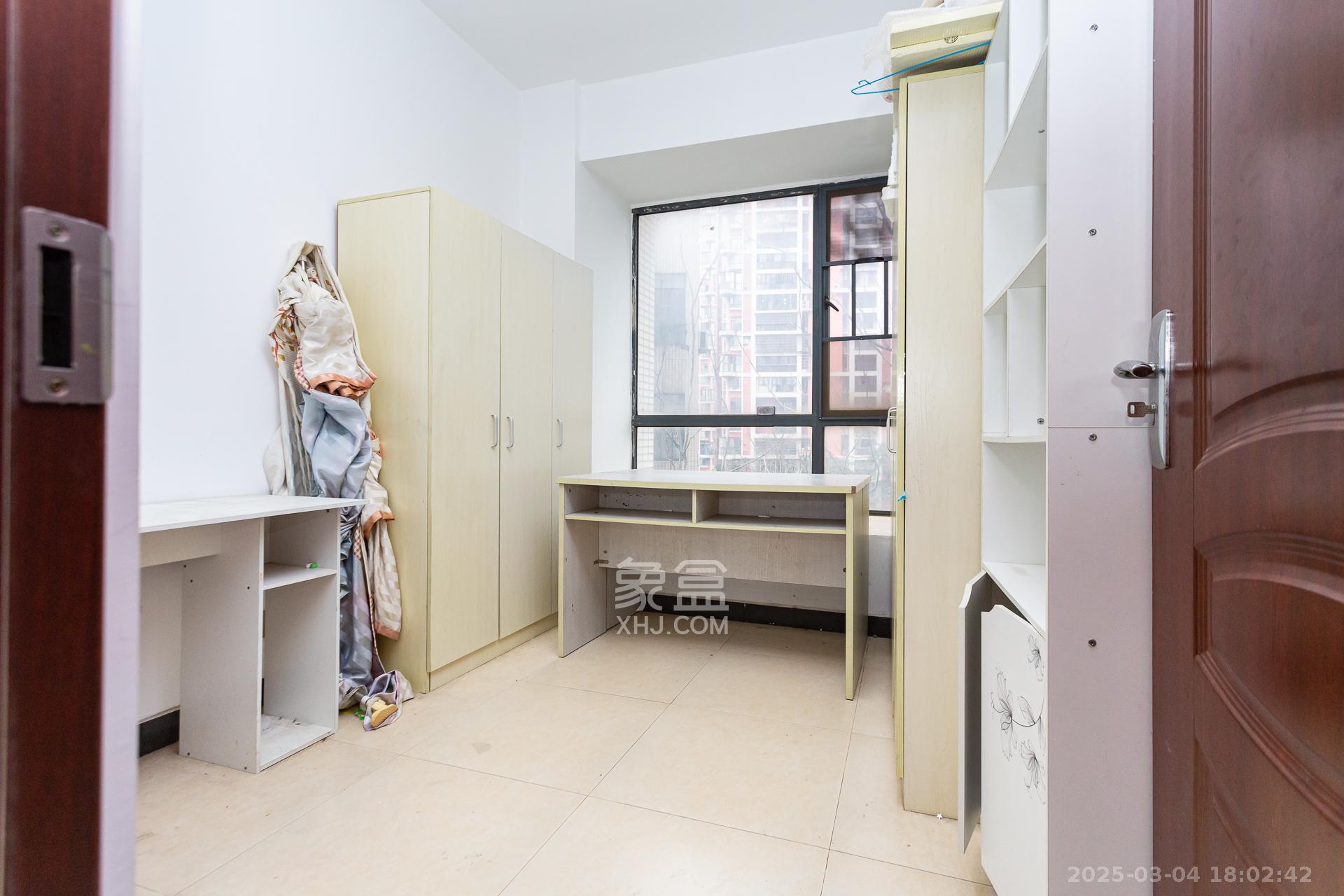 浩龙音乐界 3室2厅1卫 1800.0元/月 浩龙音乐界 3室2厅1卫 1800.0元/月室内图