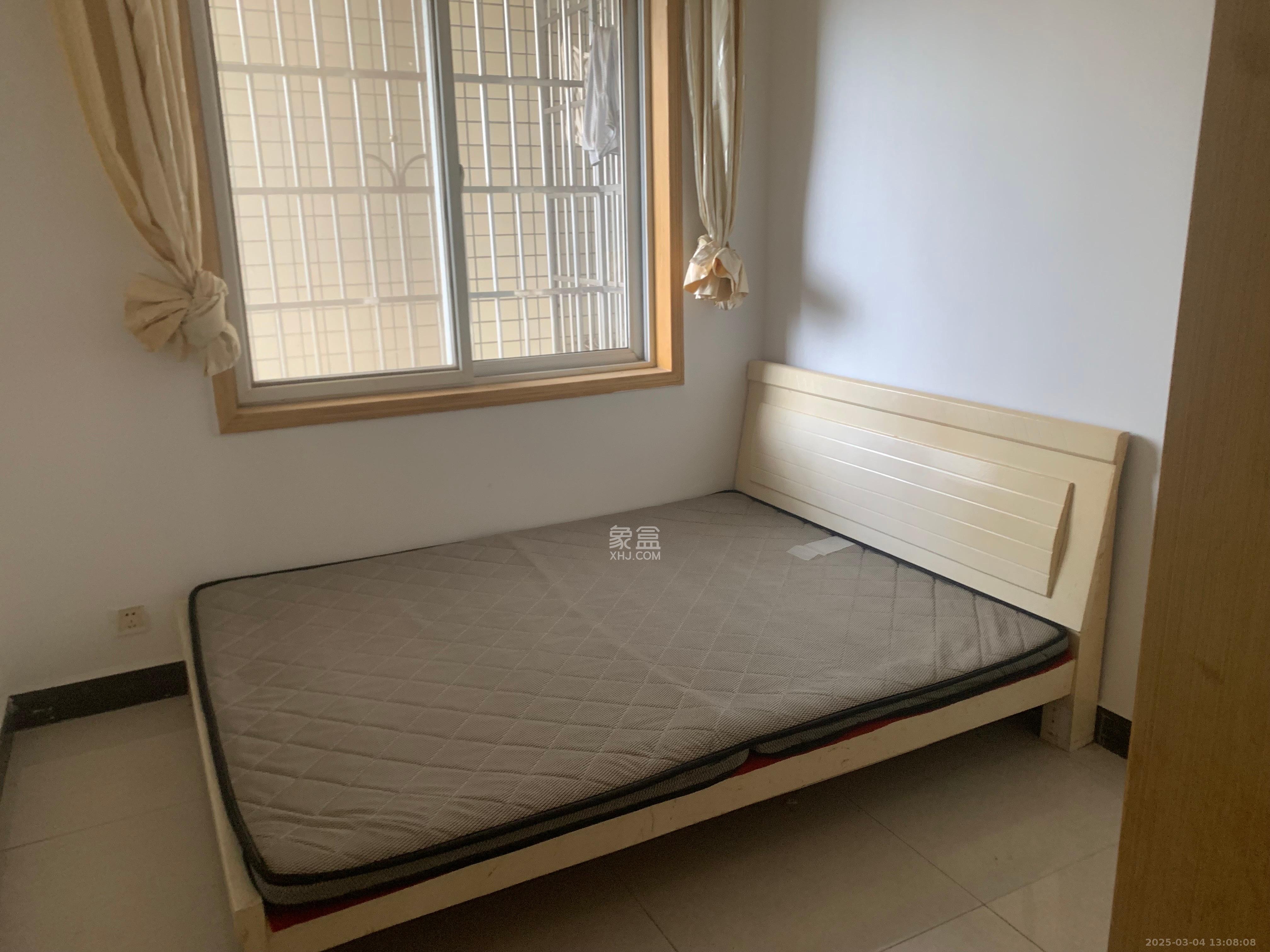 麓谷锦和园 5室2厅2卫 1500.0元/月 麓谷锦和园 5室2厅2卫 1500.0元/月室内图