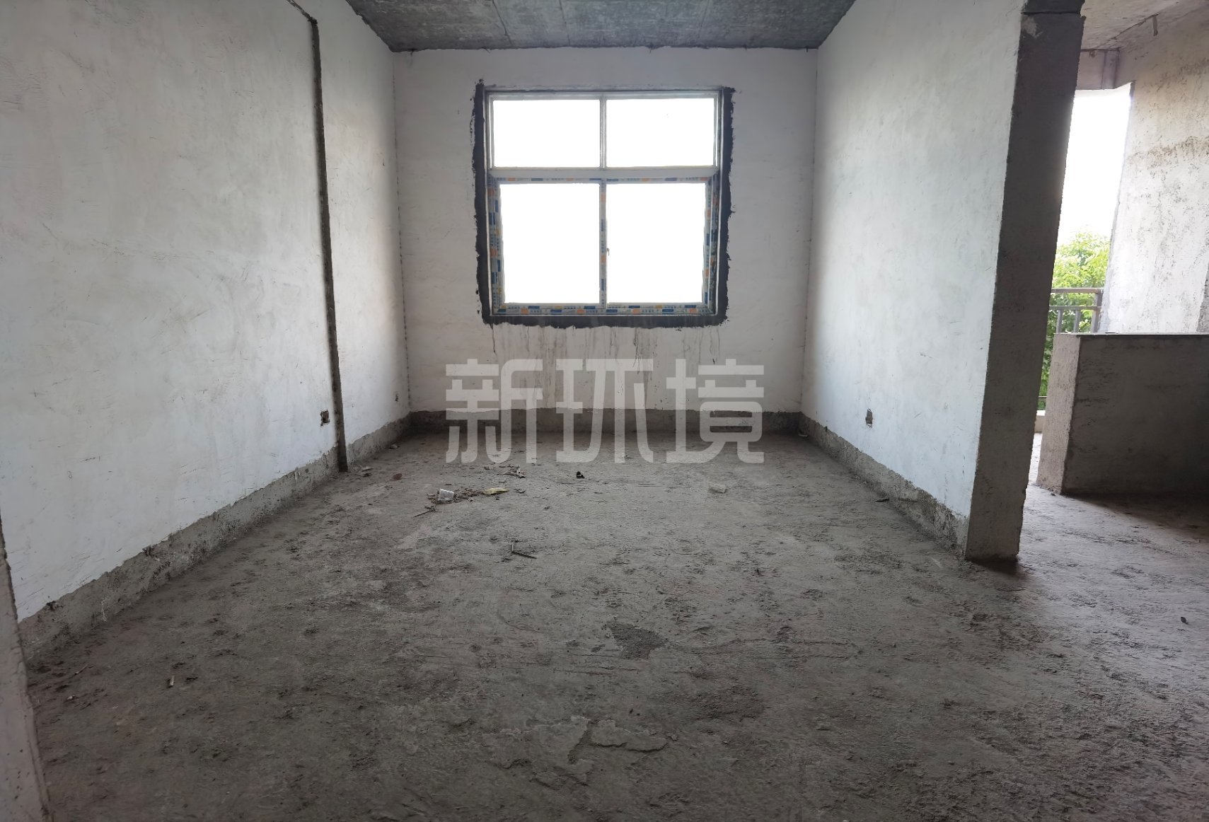 德皇新城  4室2厅2卫    73.2万 德皇新城  4室2厅2卫    73.2万客厅