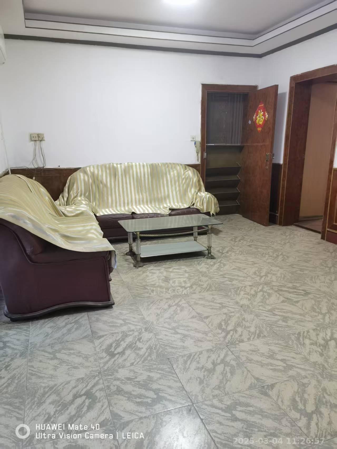 人大宿舍 4室2厅1卫 1800.0元/月 人大宿舍 4室2厅1卫 1800.0元/月室内图