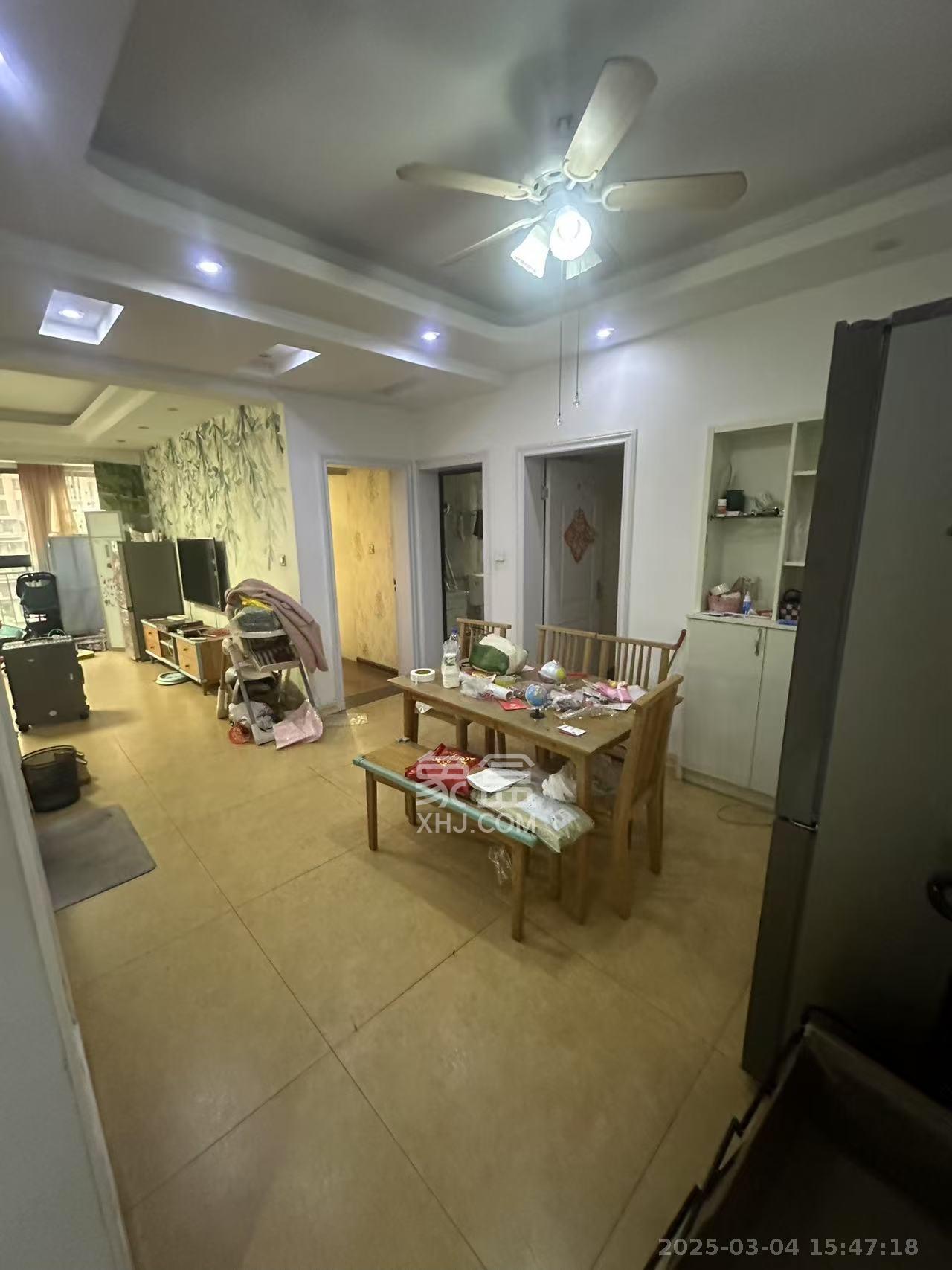 三一街区 3室2厅1卫 2400.0元/月 三一街区 3室2厅1卫 2400.0元/月室内图