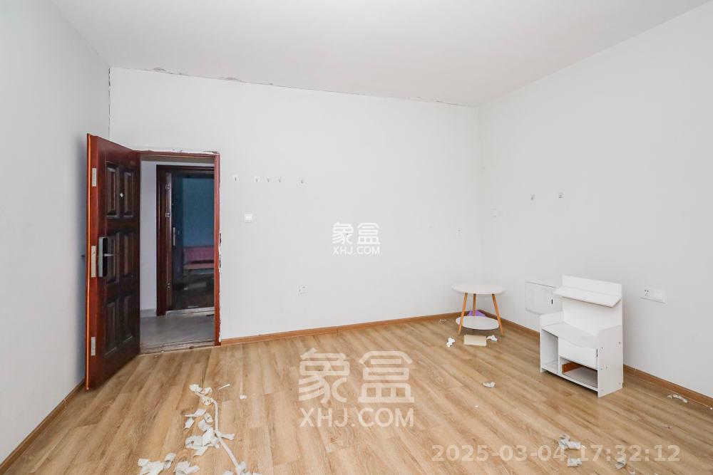 八方小区C区  5室1厅1卫    3000.0元/月室内图
