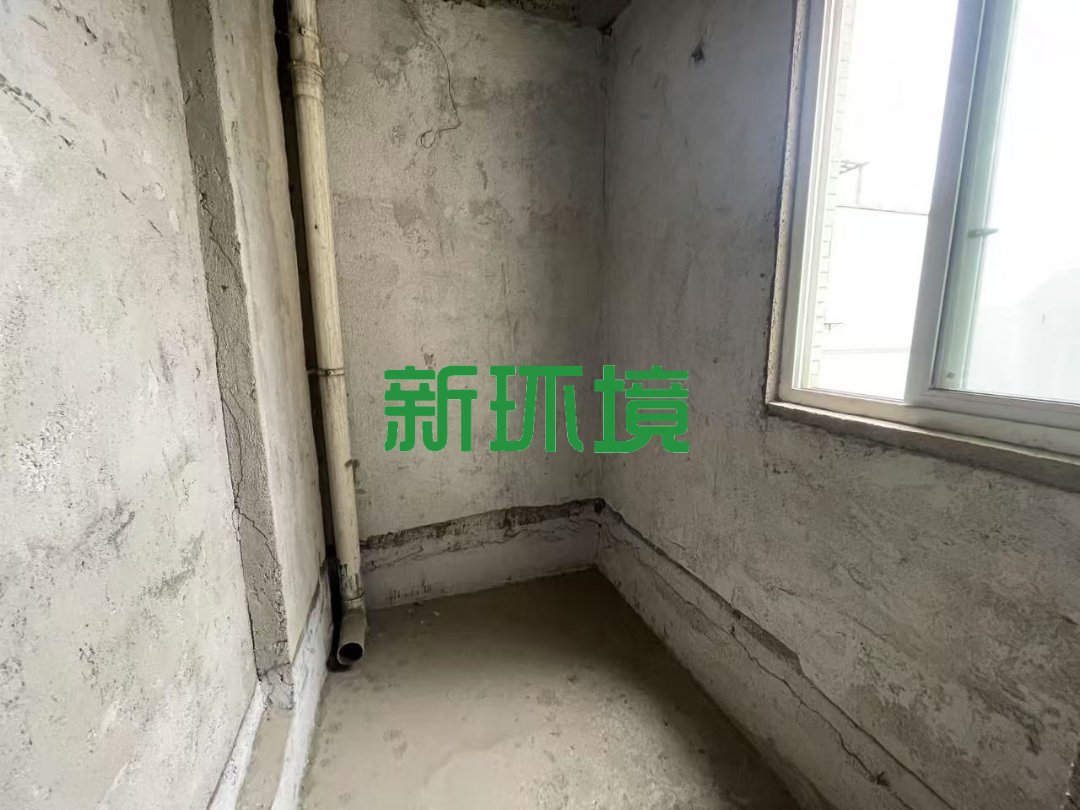 阳光水岸  5室2厅3卫    118.0万 阳光水岸  5室2厅3卫    118.0万客厅