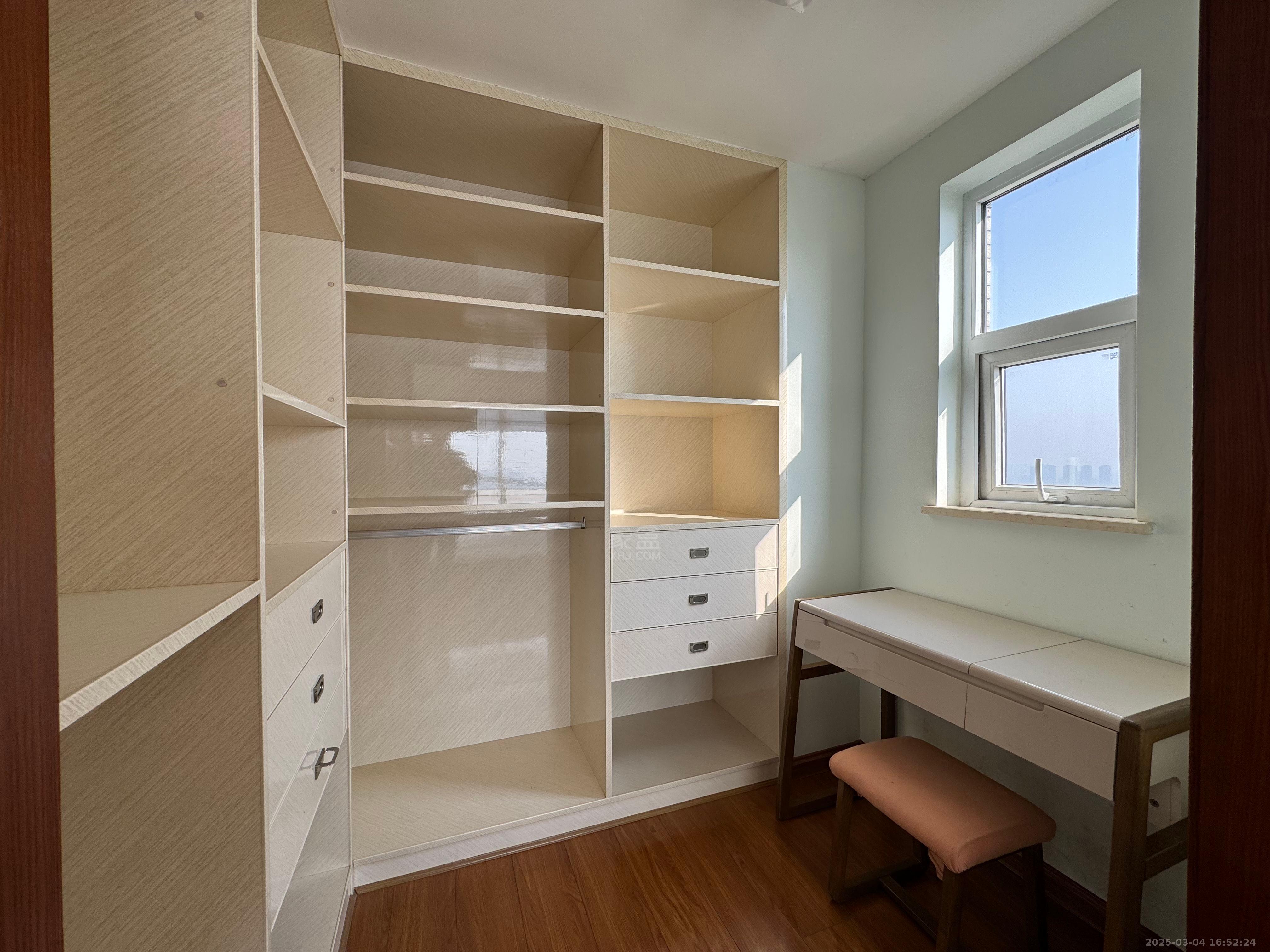 美的城二期 3室2厅2卫 2000.0元/月 美的城二期 3室2厅2卫 2000.0元/月室内图