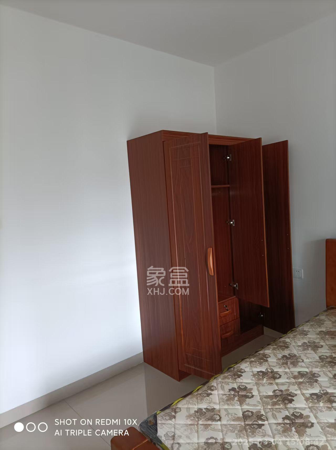 香芙嘉园（广铁湘府嘉园）  2室2厅2卫   2000.00元/月室内图