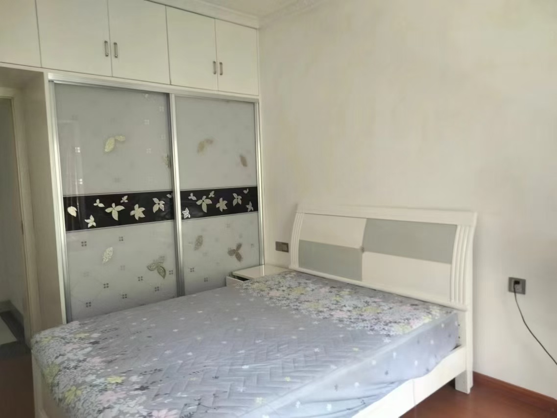 船山茗居  3室2厅2卫   1700.00元/月室内图