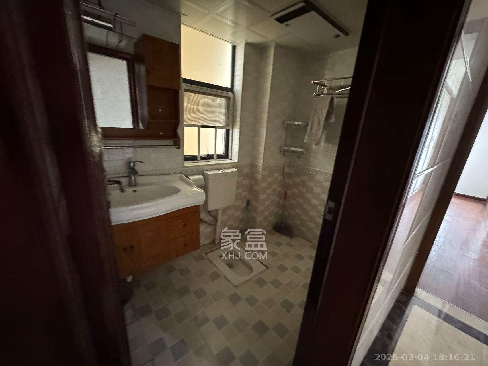 兰亭湾畔  4室2厅2卫   3100.00元/月室内图