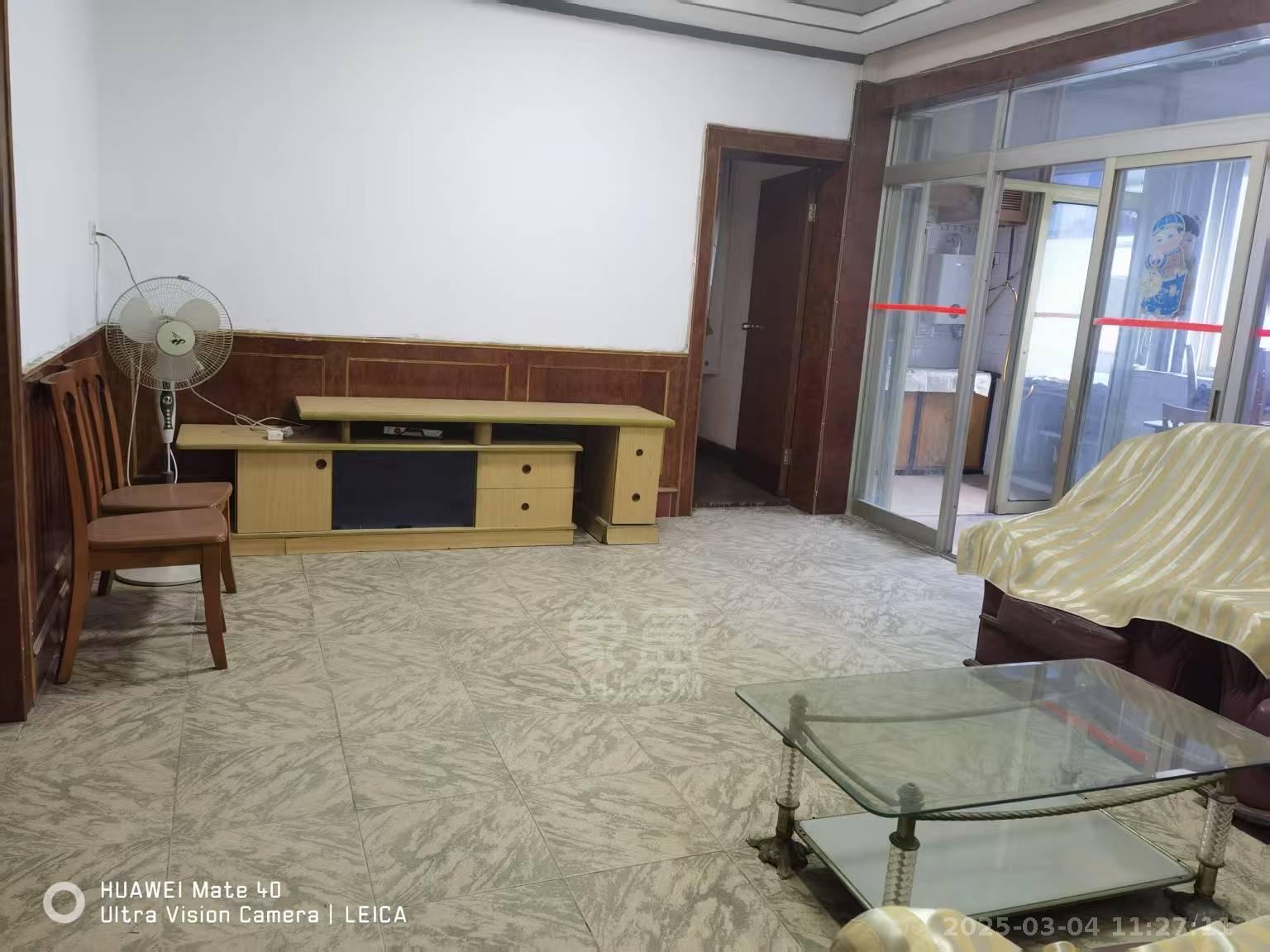 人大宿舍 4室2厅1卫 1800.0元/月 人大宿舍 4室2厅1卫 1800.0元/月室内图