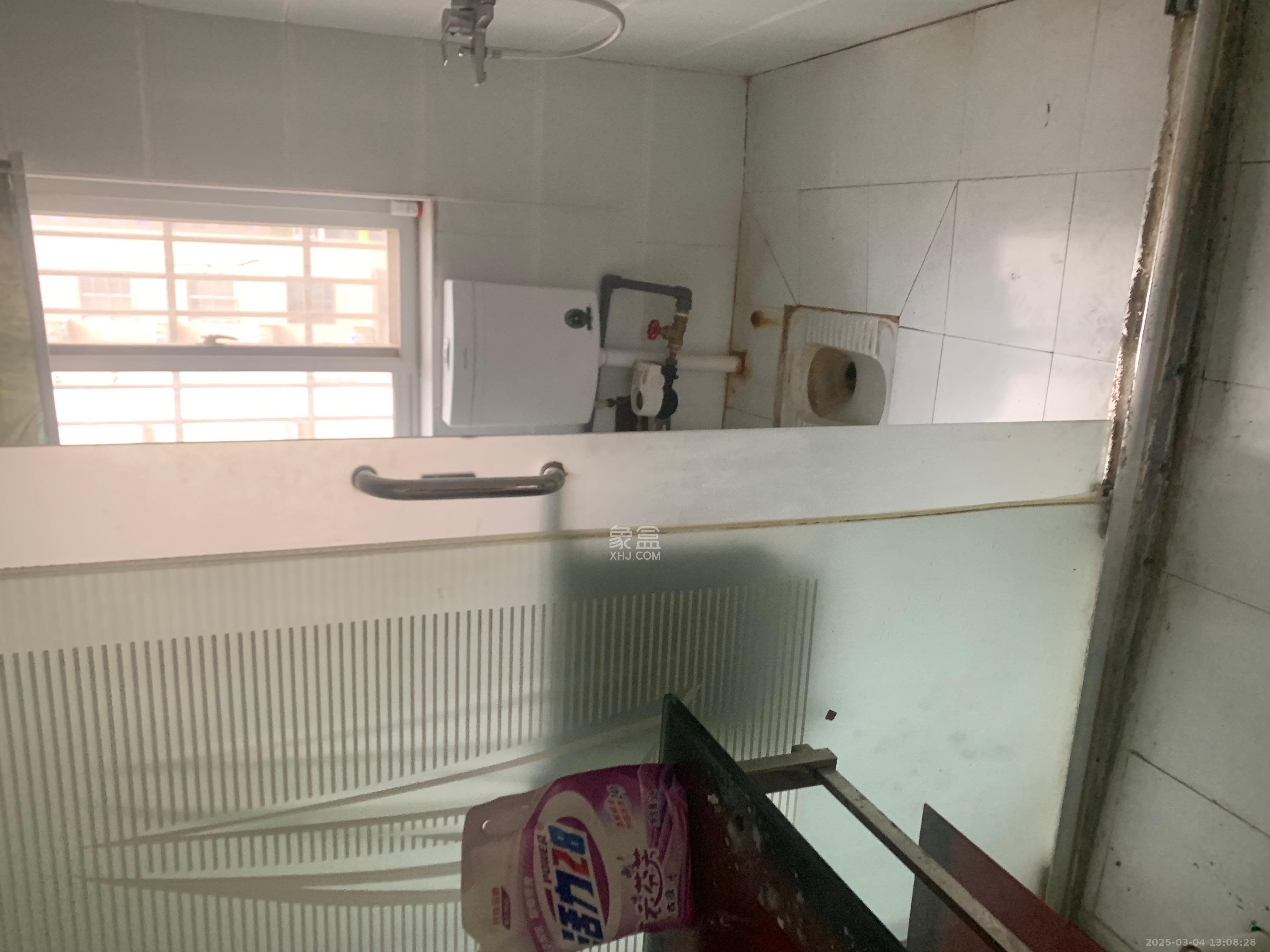 麓谷锦和园 5室2厅2卫 1500.0元/月 麓谷锦和园 5室2厅2卫 1500.0元/月室内图