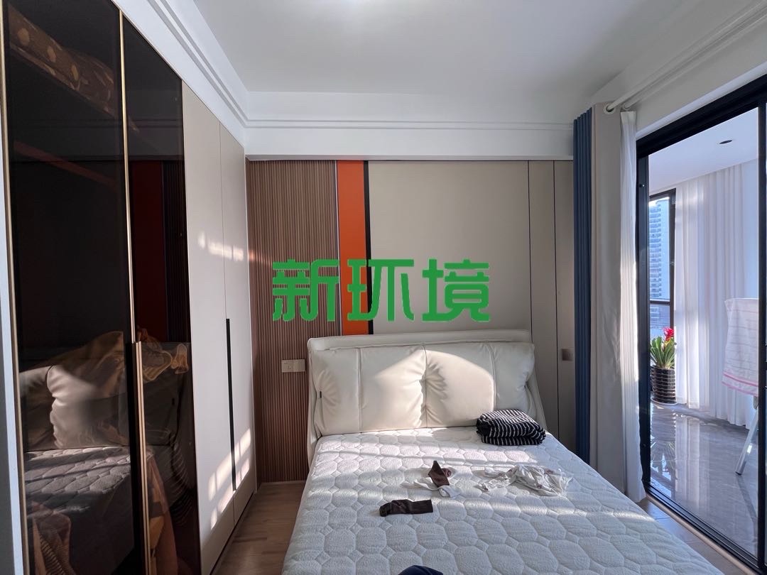 江与城  3室2厅2卫   75.00万客厅