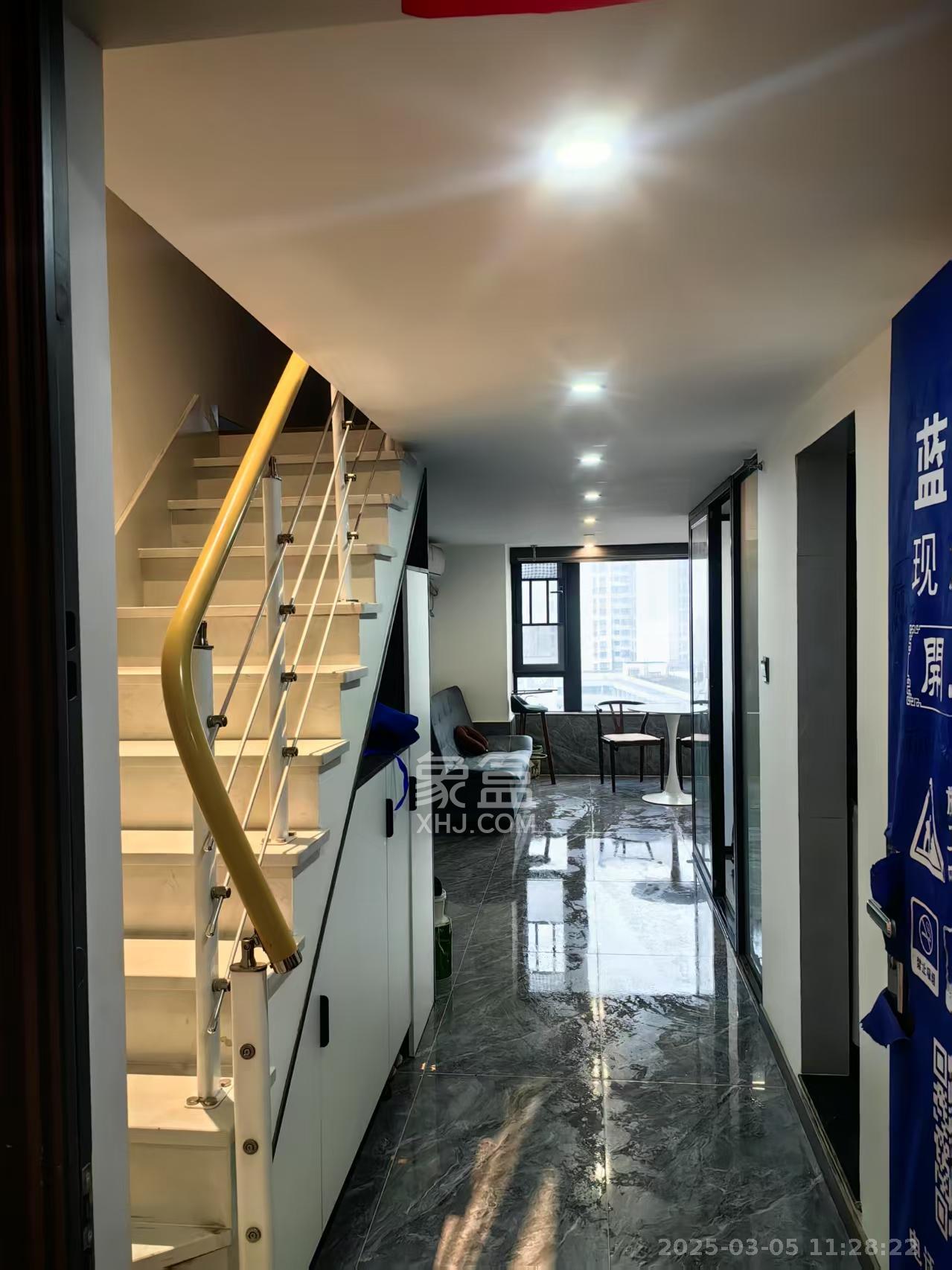 中海阅溪府  2室1厅1卫    2200.0元/月