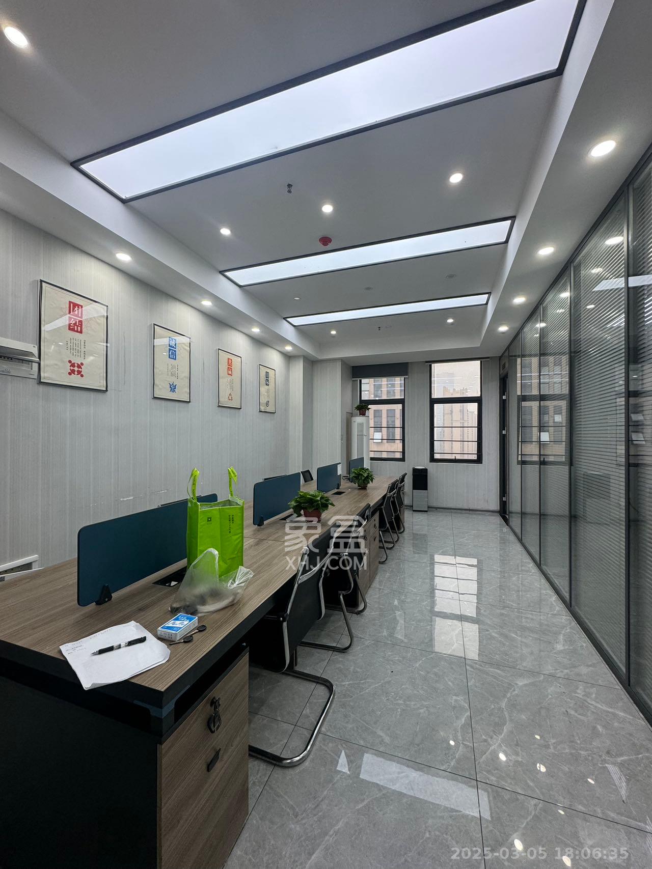 华润置地广场二期 1室1厅1卫 5000.0元/月 华润置地广场二期 1室1厅1卫 5000.0元/月室内图