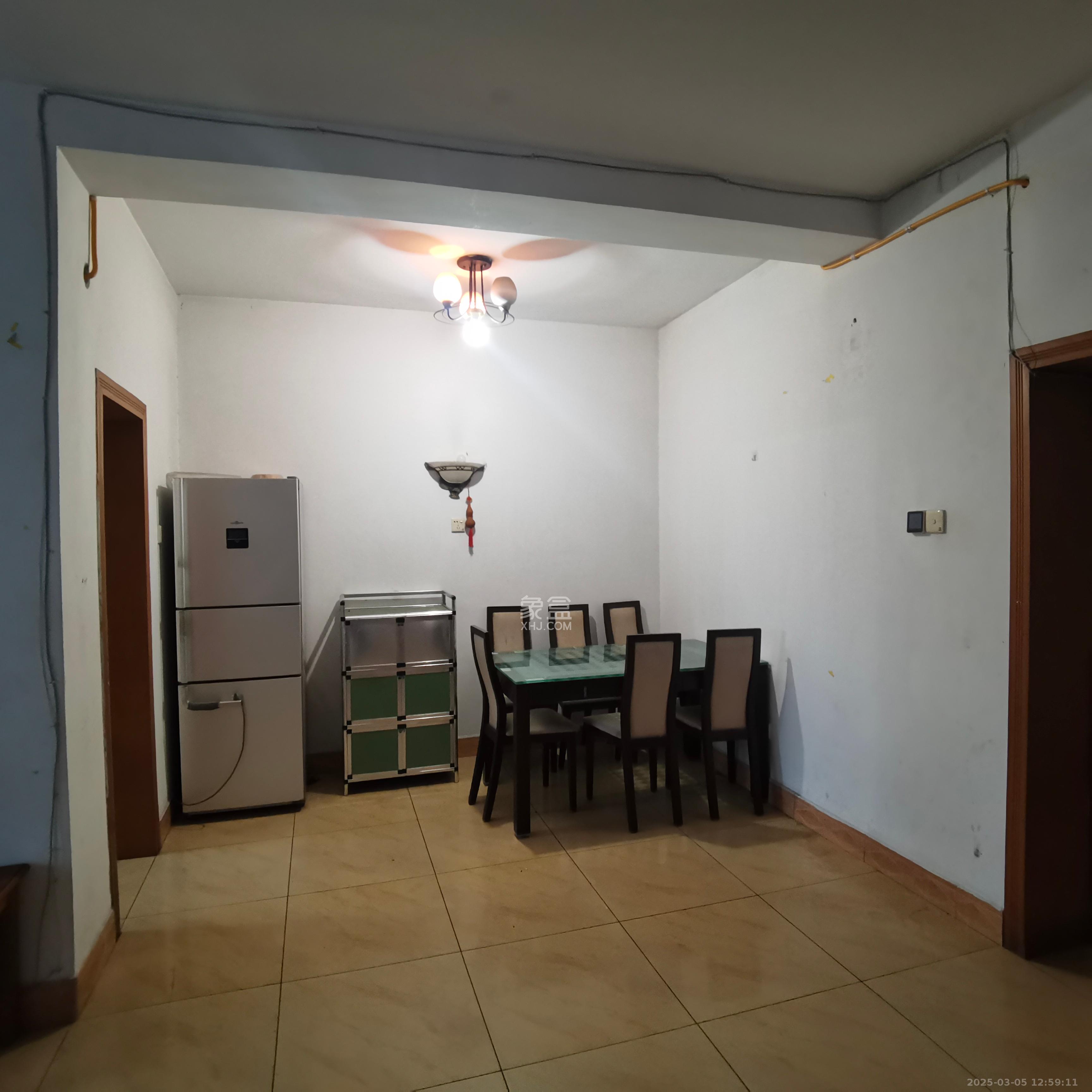 安全厅宿舍阳光小区(湘湖渔场阳光小区) 3室2厅1卫 2500.0元/月 安全厅宿舍阳光小区(湘湖渔场阳光小区) 3室2厅1卫 2500.0元/月室内图