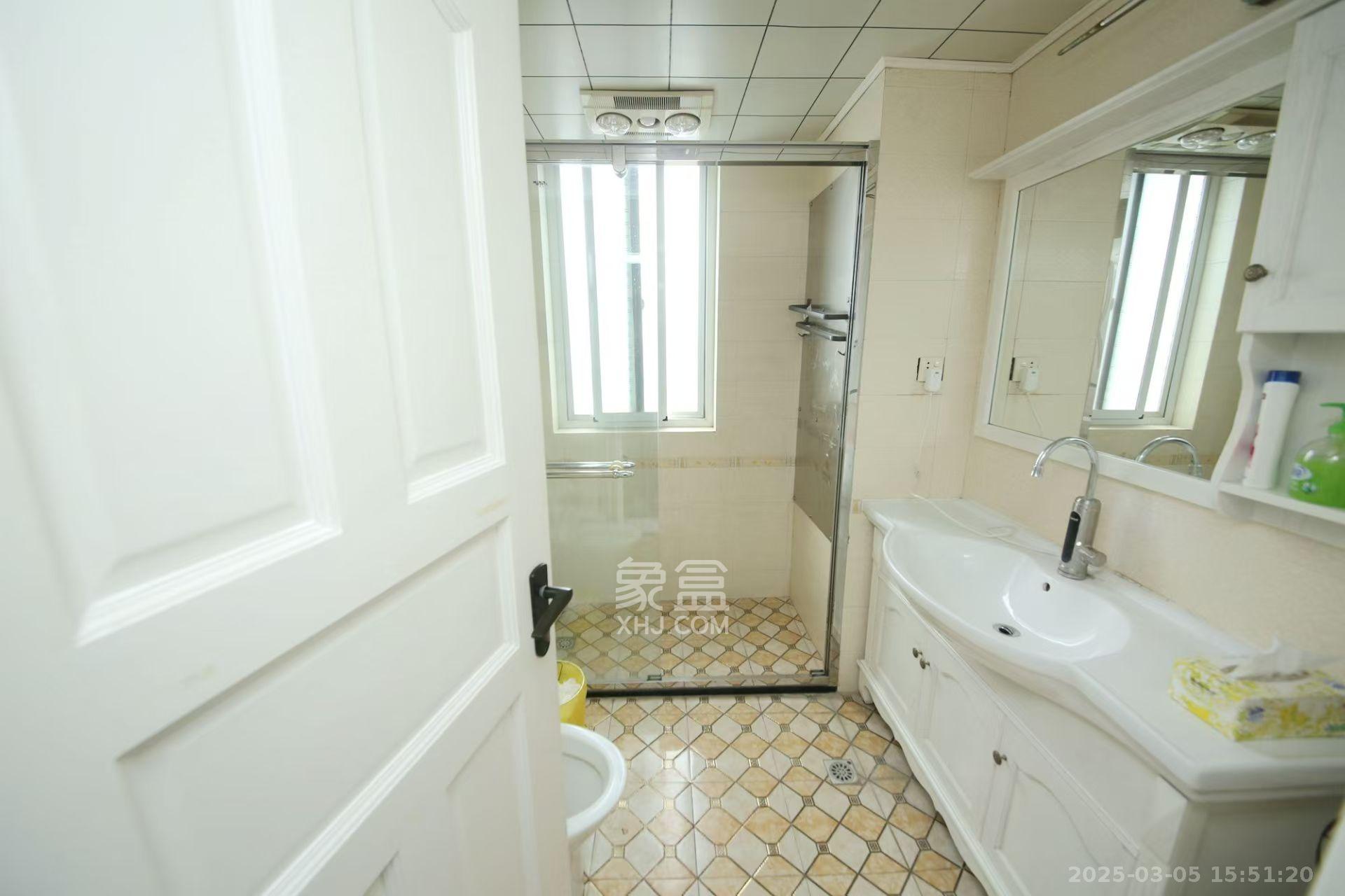 省委统战部宿舍  4室2厅2卫    4900.0元/月 省委统战部宿舍  4室2厅2卫    4900.0元/月室内图