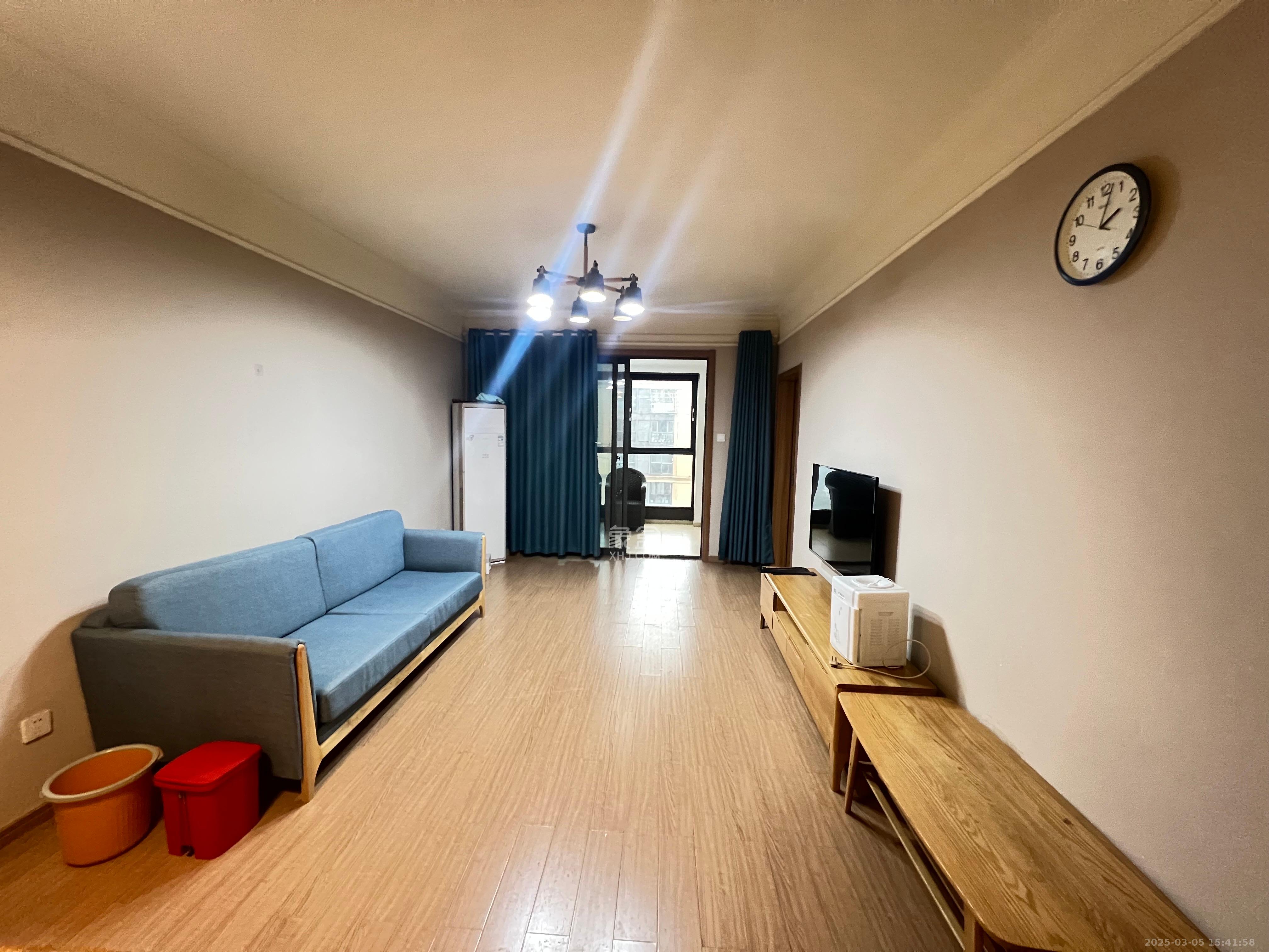麓谷小镇  3室2厅1卫   2300.00元/月室内图