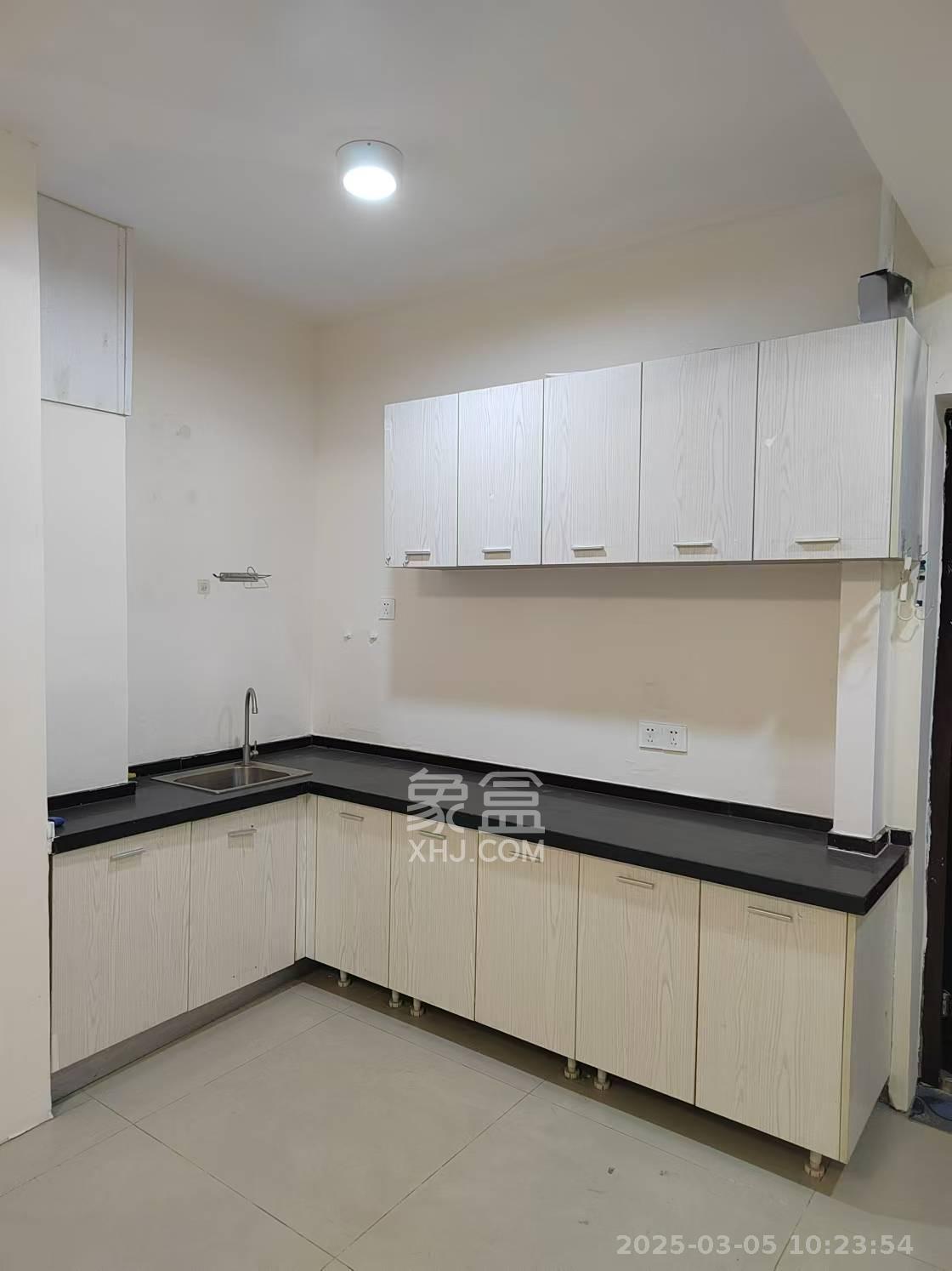 尚城 5室2厅1卫 3200.0元/月 尚城 5室2厅1卫 3200.0元/月室内图