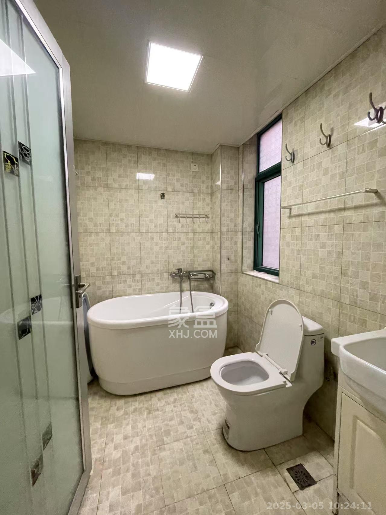 白沙世纪佳园 3室2厅2卫 2600.0元/月 白沙世纪佳园 3室2厅2卫 2600.0元/月室内图