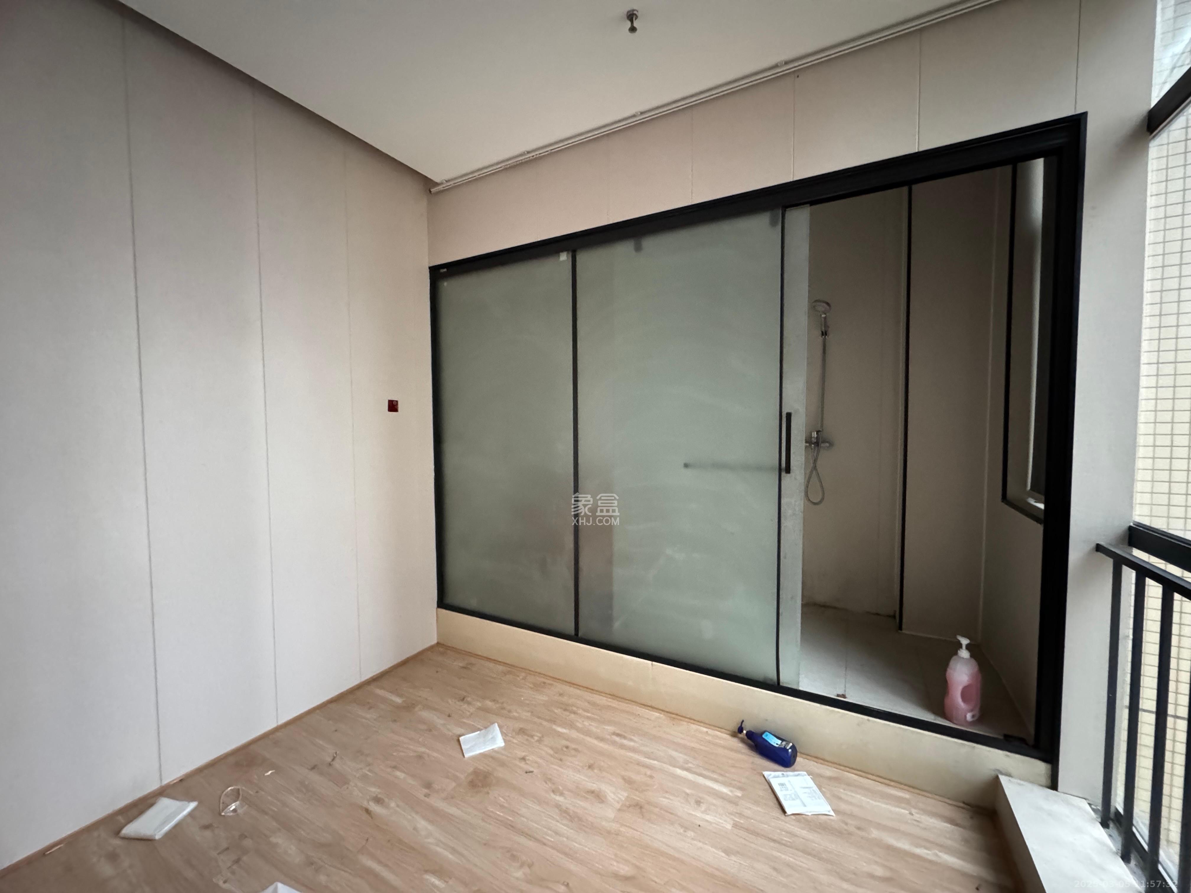 叠彩兰亭 1室2厅1卫 2700.0元/月 叠彩兰亭 1室2厅1卫 2700.0元/月室内图