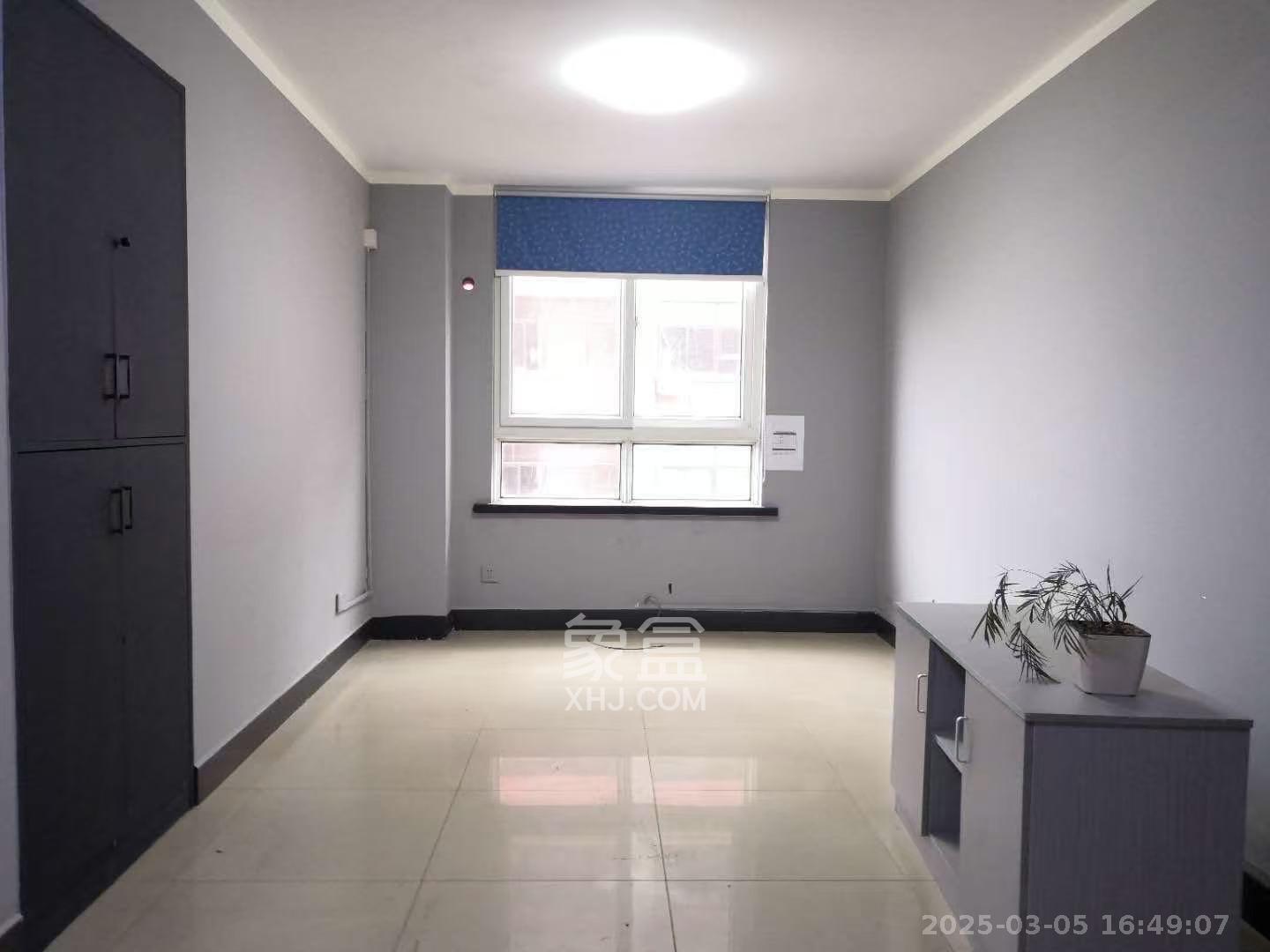 君临天厦 4室2厅2卫 4300.0元/月 君临天厦 4室2厅2卫 4300.0元/月室内图