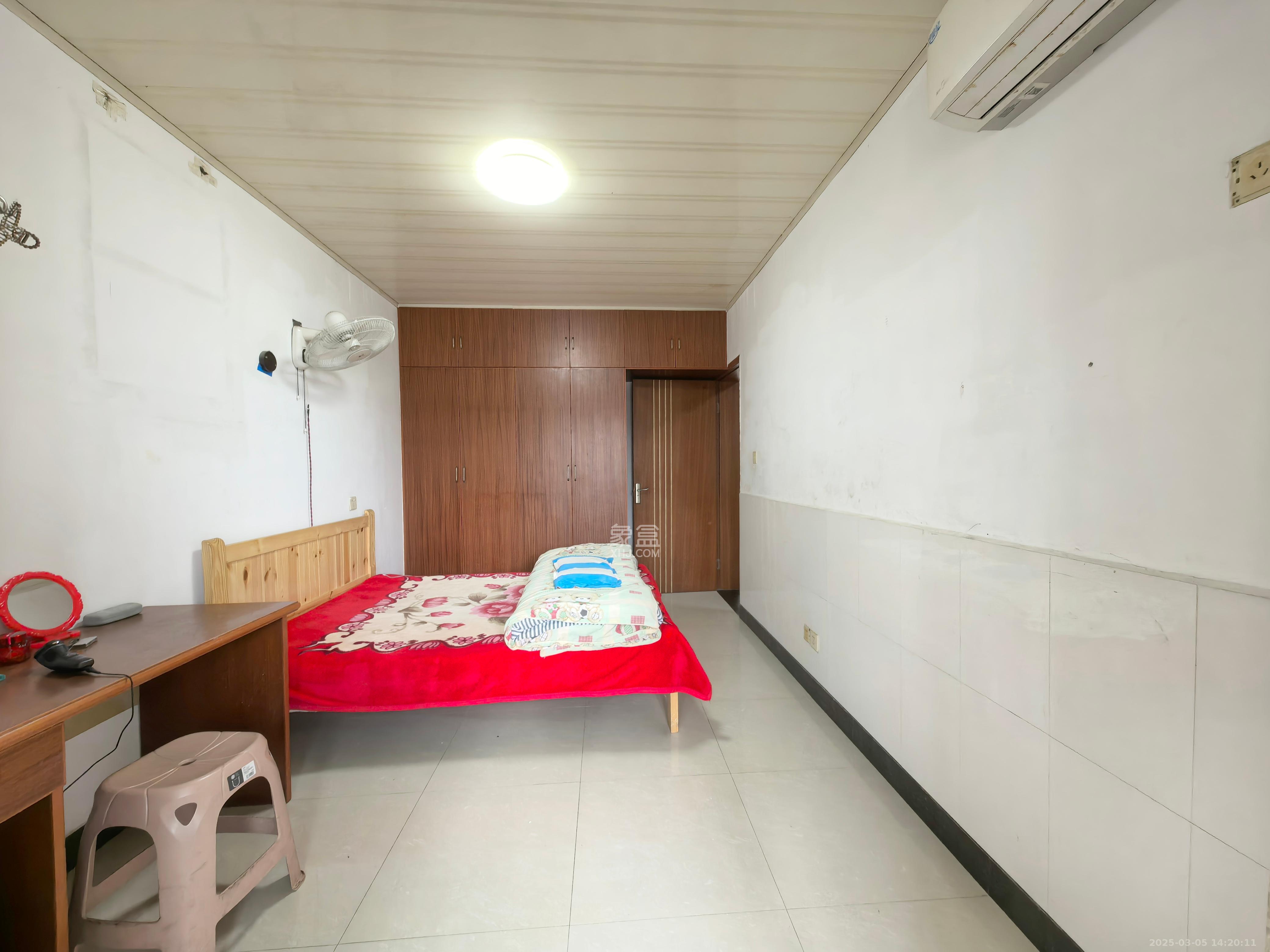 长建建材市场  3室2厅2卫   1600.00元/月室内图