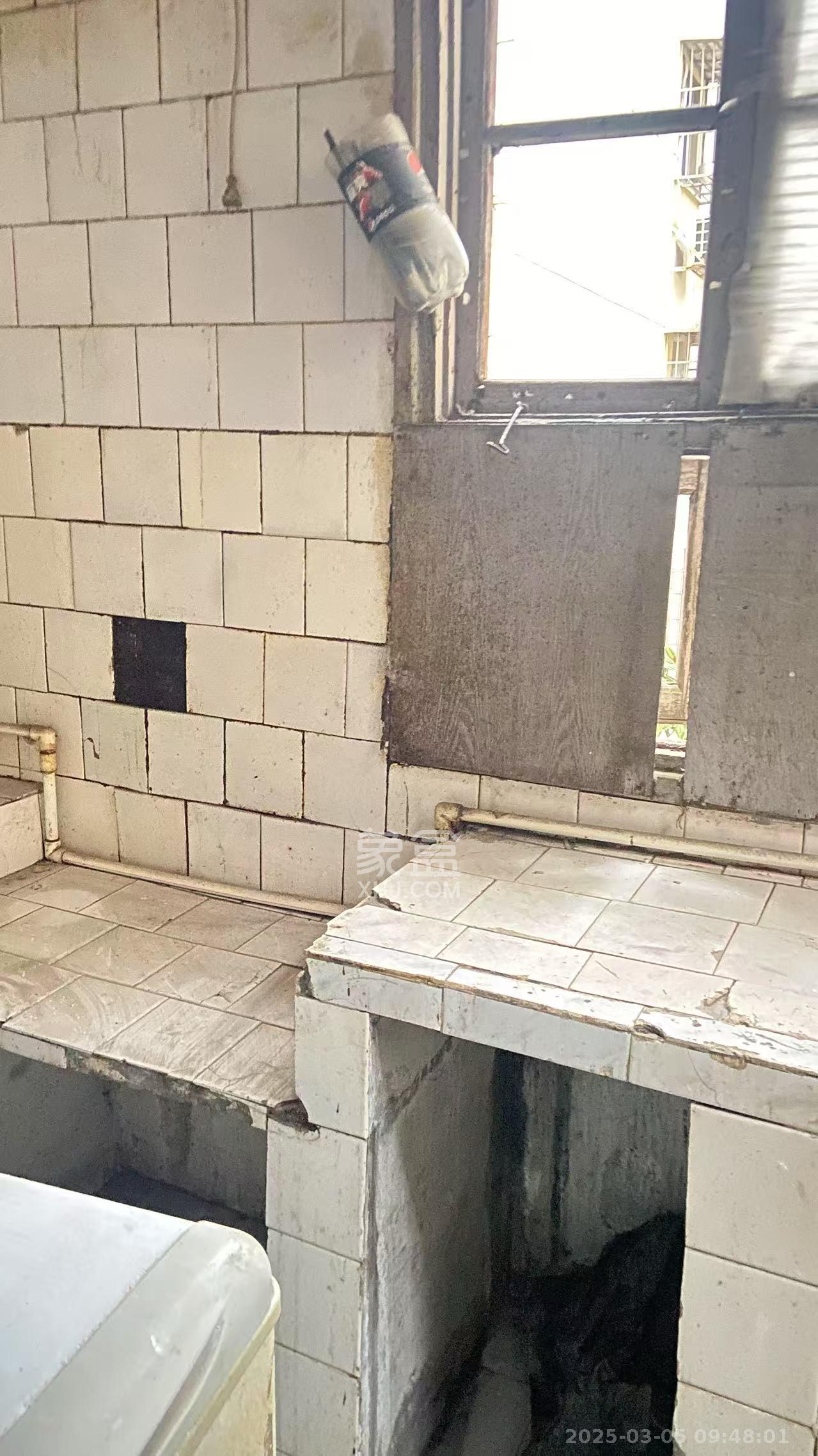 燕山街社区 2室2厅1卫 1600.0元/月 燕山街社区 2室2厅1卫 1600.0元/月室内图