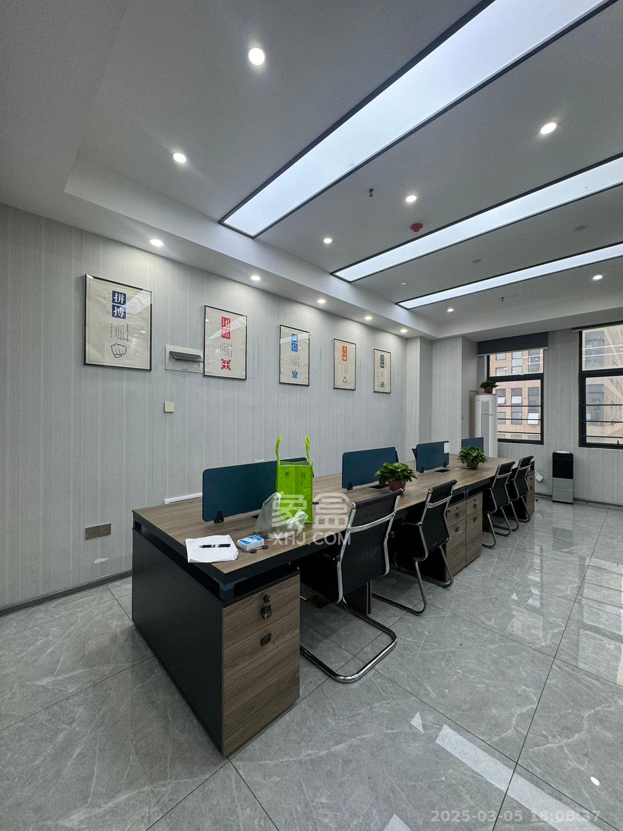 华润置地广场二期 1室1厅1卫 5000.0元/月 华润置地广场二期 1室1厅1卫 5000.0元/月室内图