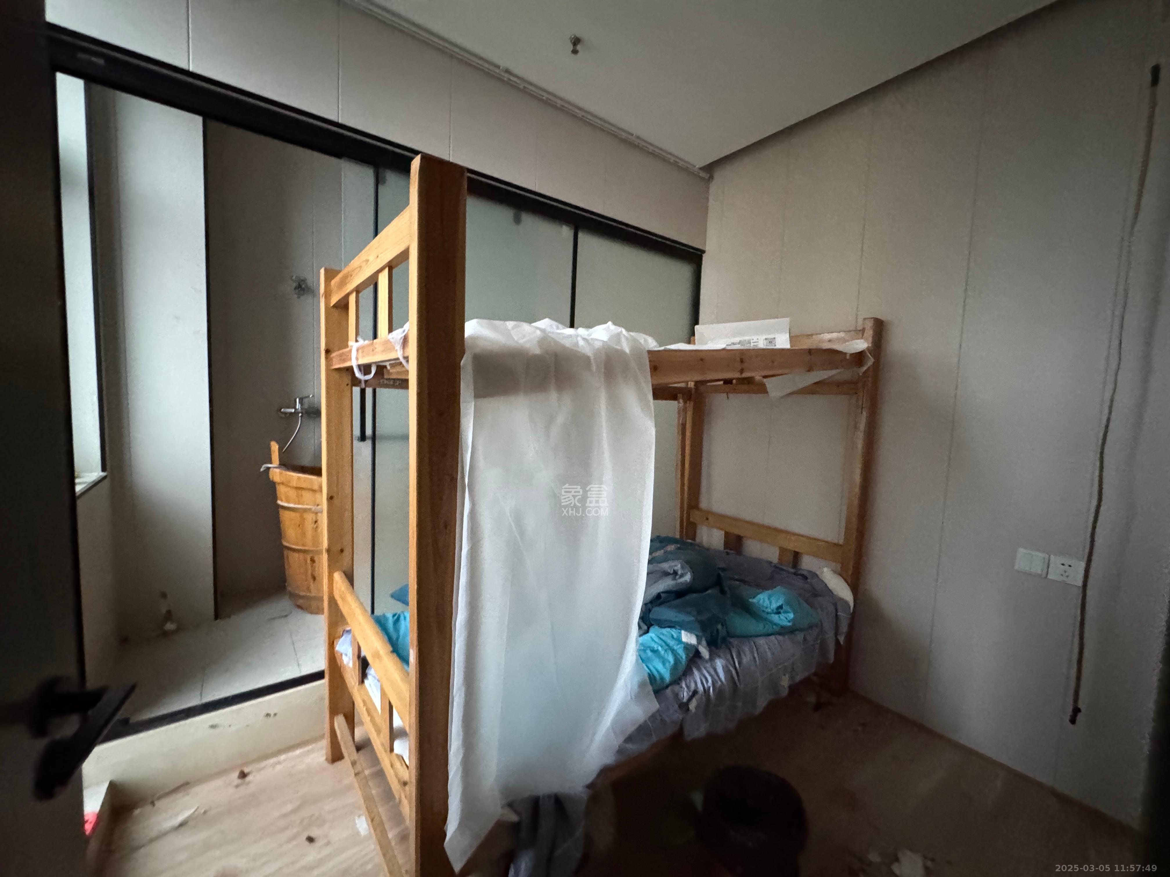 叠彩兰亭 1室2厅1卫 2700.0元/月 叠彩兰亭 1室2厅1卫 2700.0元/月室内图