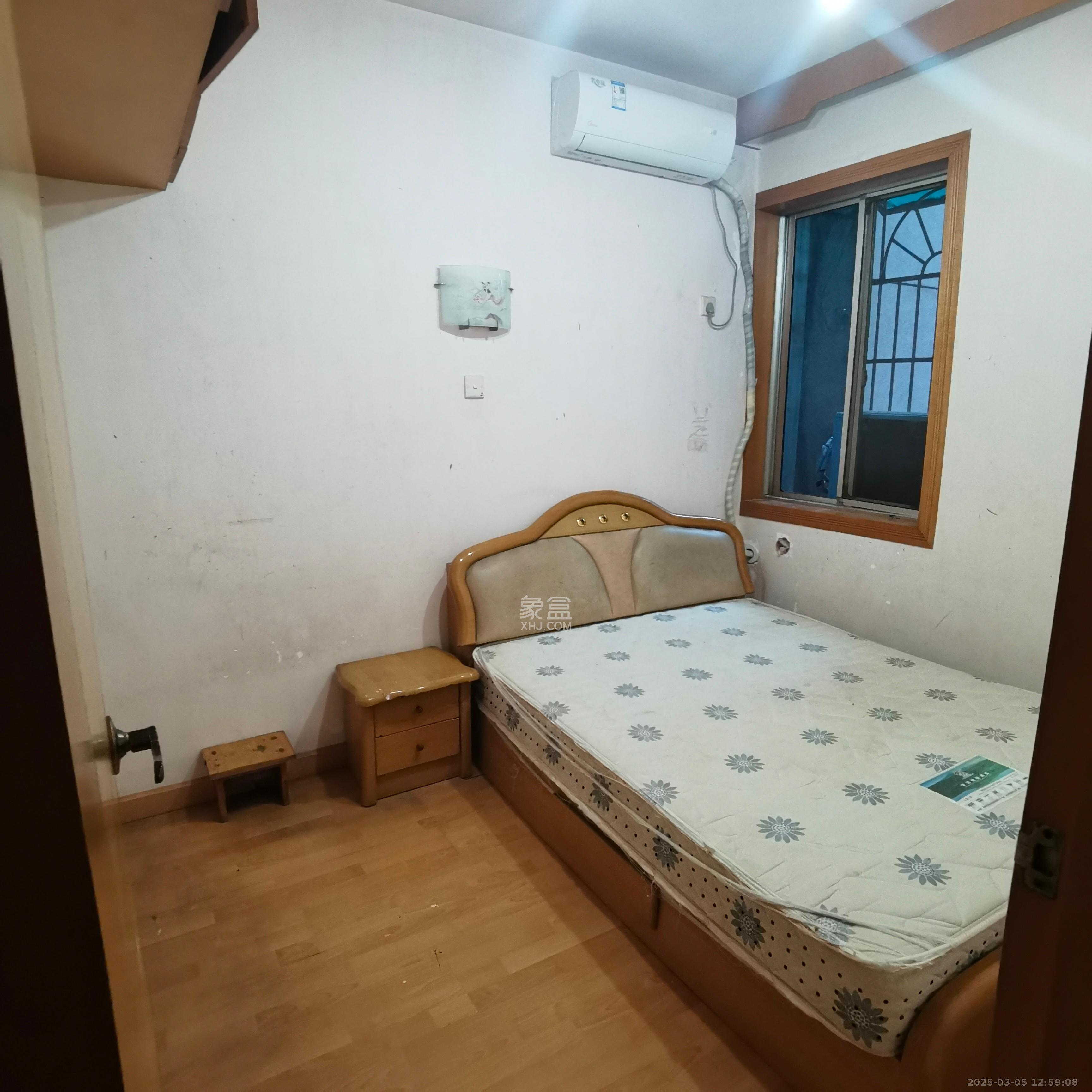 安全厅宿舍阳光小区(湘湖渔场阳光小区) 3室2厅1卫 2500.0元/月 安全厅宿舍阳光小区(湘湖渔场阳光小区) 3室2厅1卫 2500.0元/月室内图