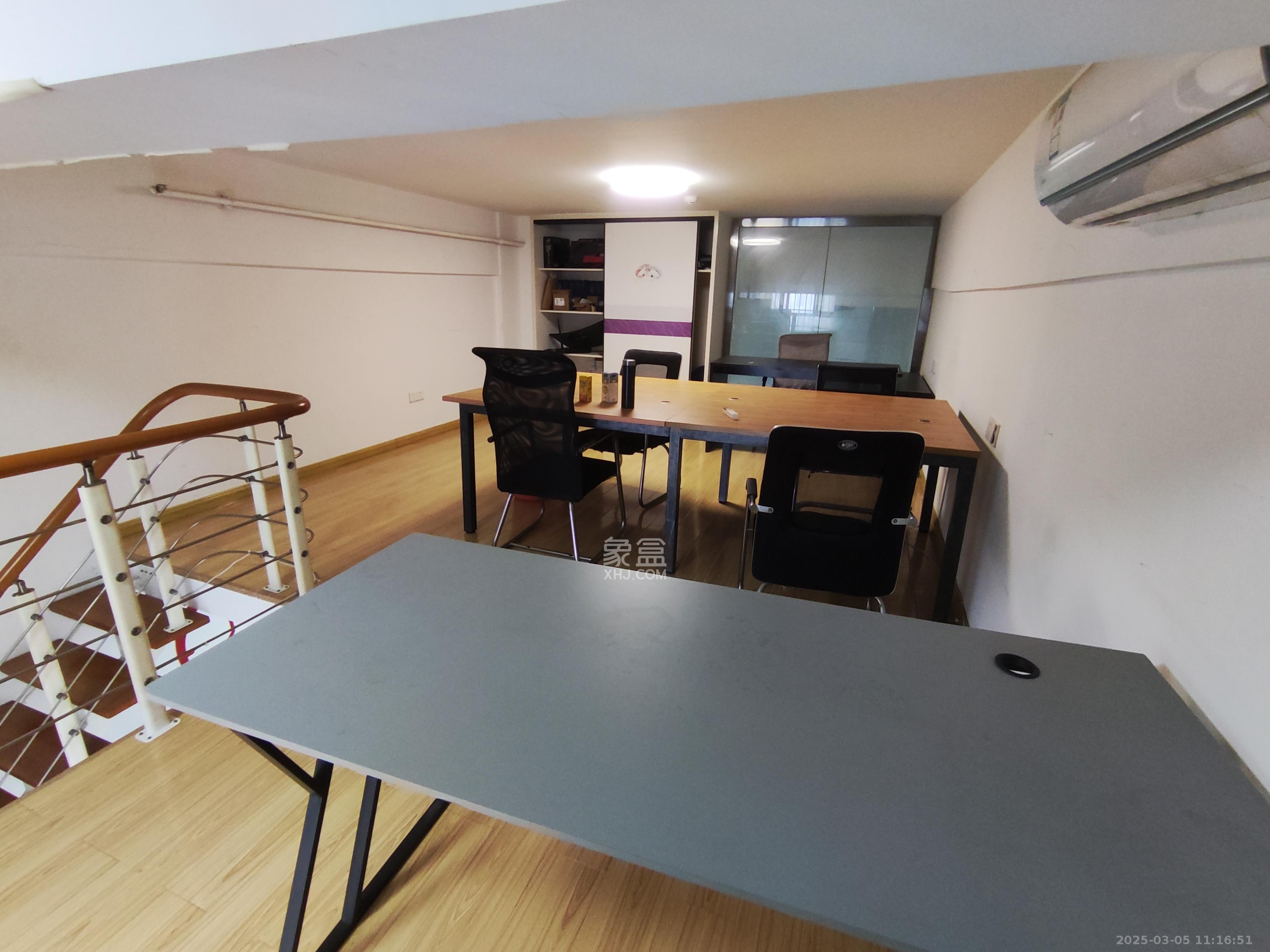 金科时代中心 1室1厅1卫 1800.0元/月 金科时代中心 1室1厅1卫 1800.0元/月室内图