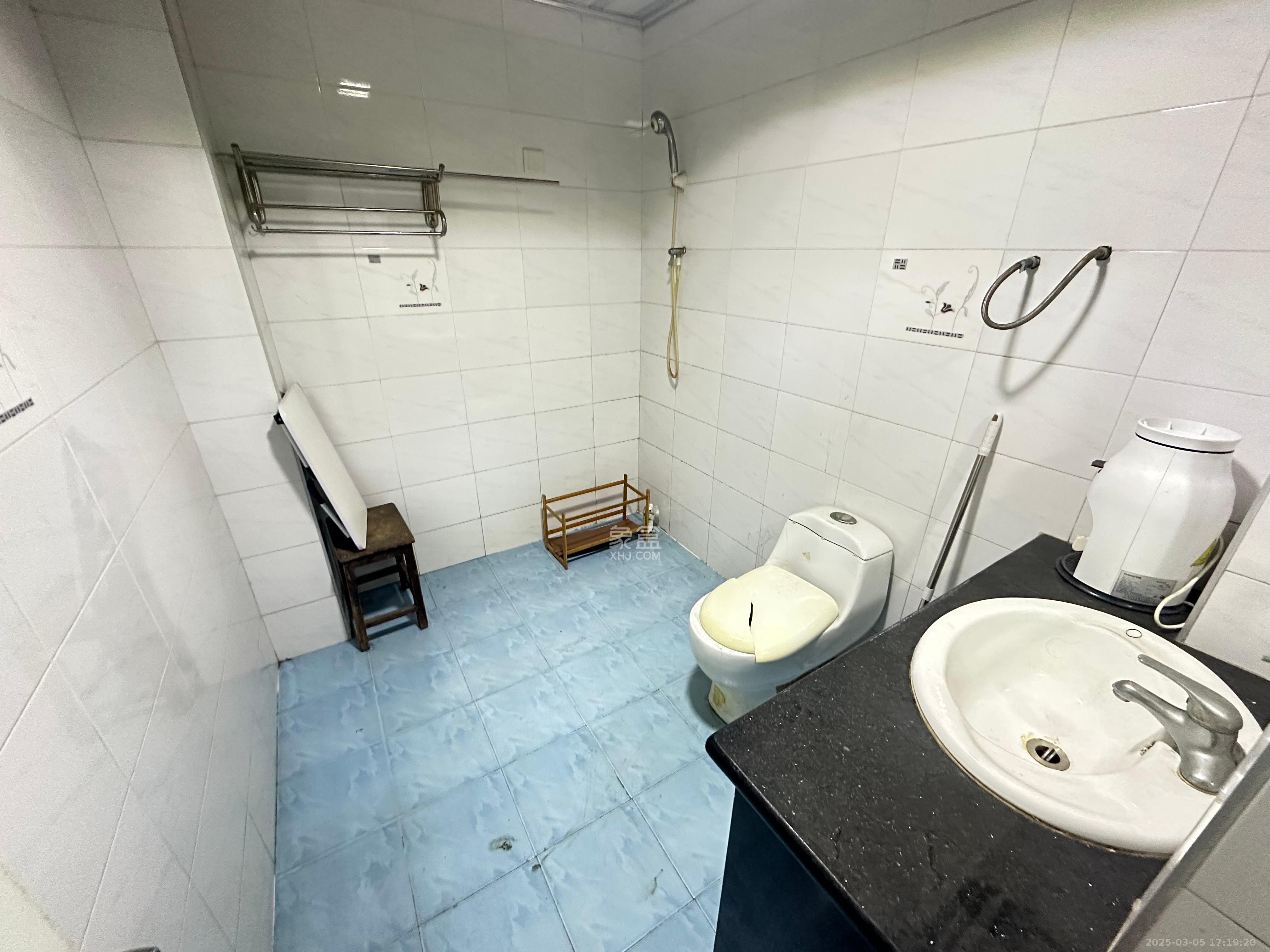 银晟花园 3室2厅2卫 2300.0元/月 银晟花园 3室2厅2卫 2300.0元/月室内图