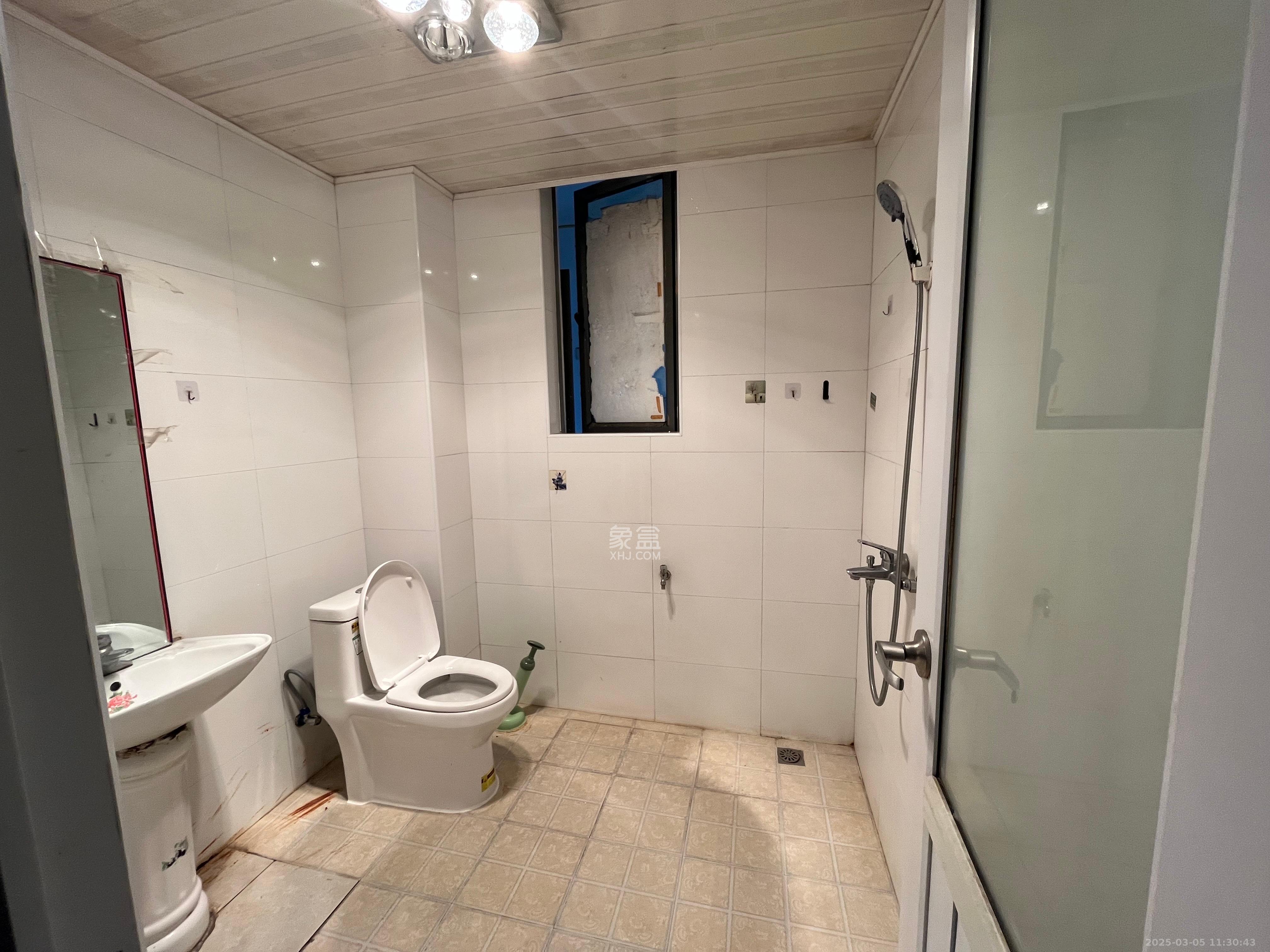 卓越蔚蓝海岸二期 2室2厅1卫 1800.0元/月 卓越蔚蓝海岸二期 2室2厅1卫 1800.0元/月室内图