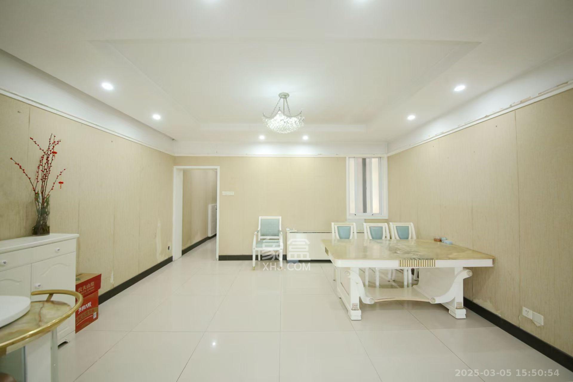 省委统战部宿舍  4室2厅2卫    4900.0元/月 省委统战部宿舍  4室2厅2卫    4900.0元/月室内图