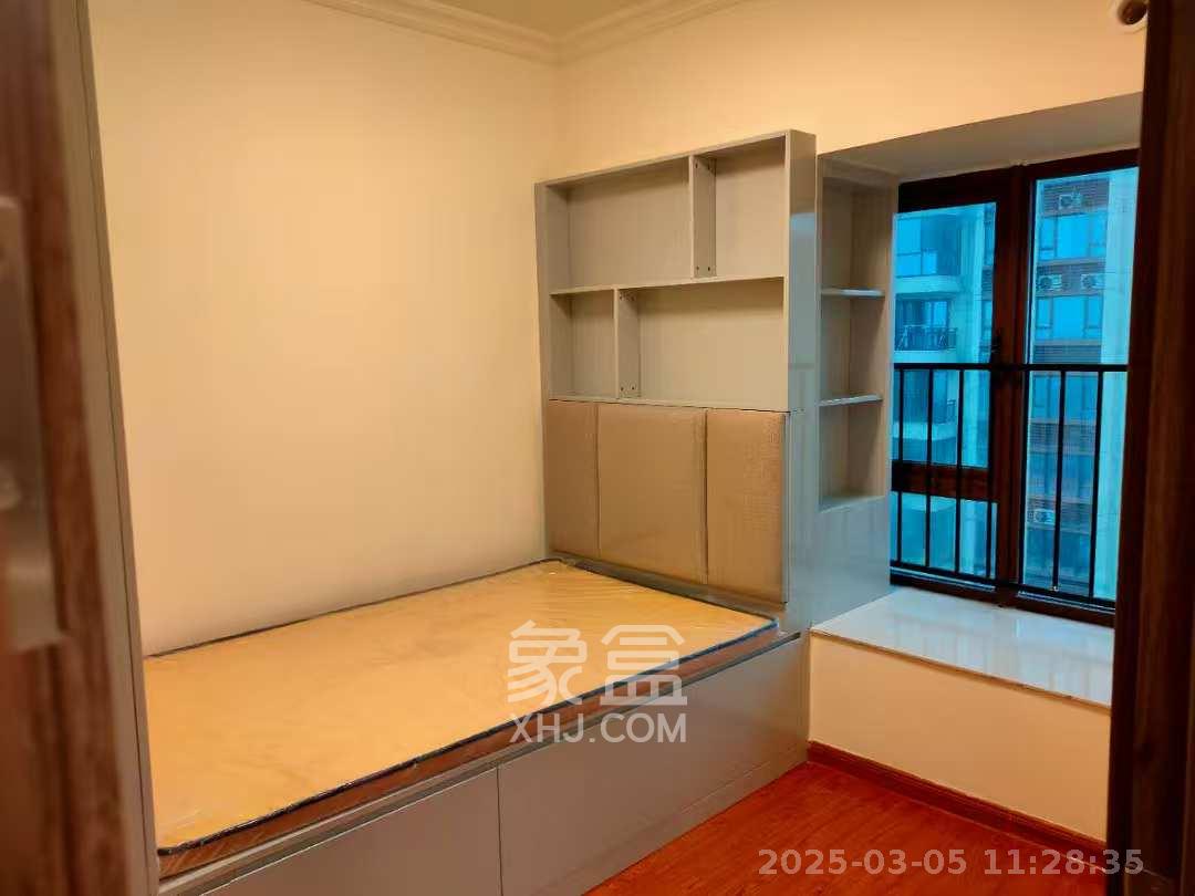 碧桂园高尔夫花园  4室2厅2卫   2400.00元/月室内图