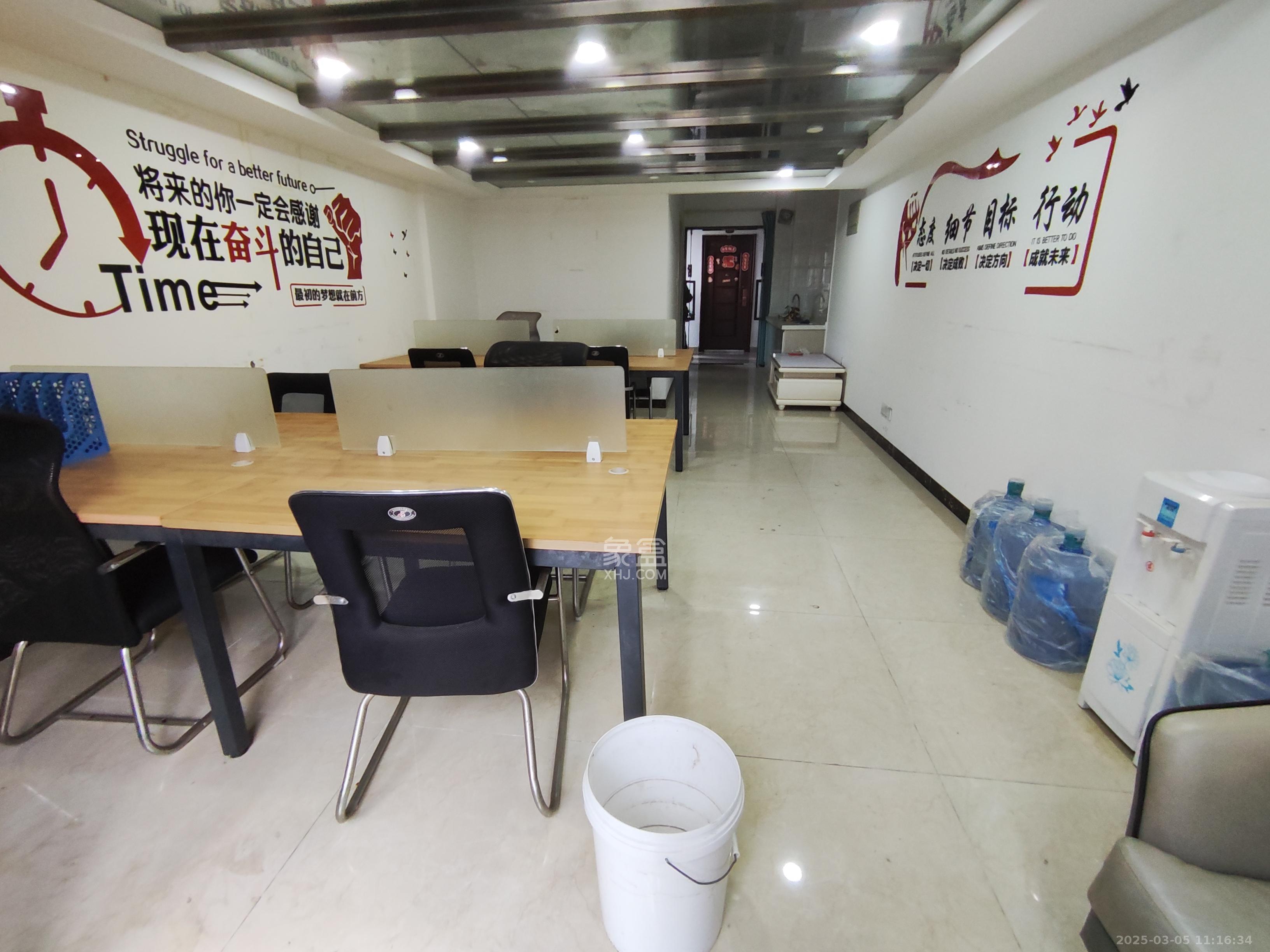 金科时代中心 1室1厅1卫 1800.0元/月 金科时代中心 1室1厅1卫 1800.0元/月室内图